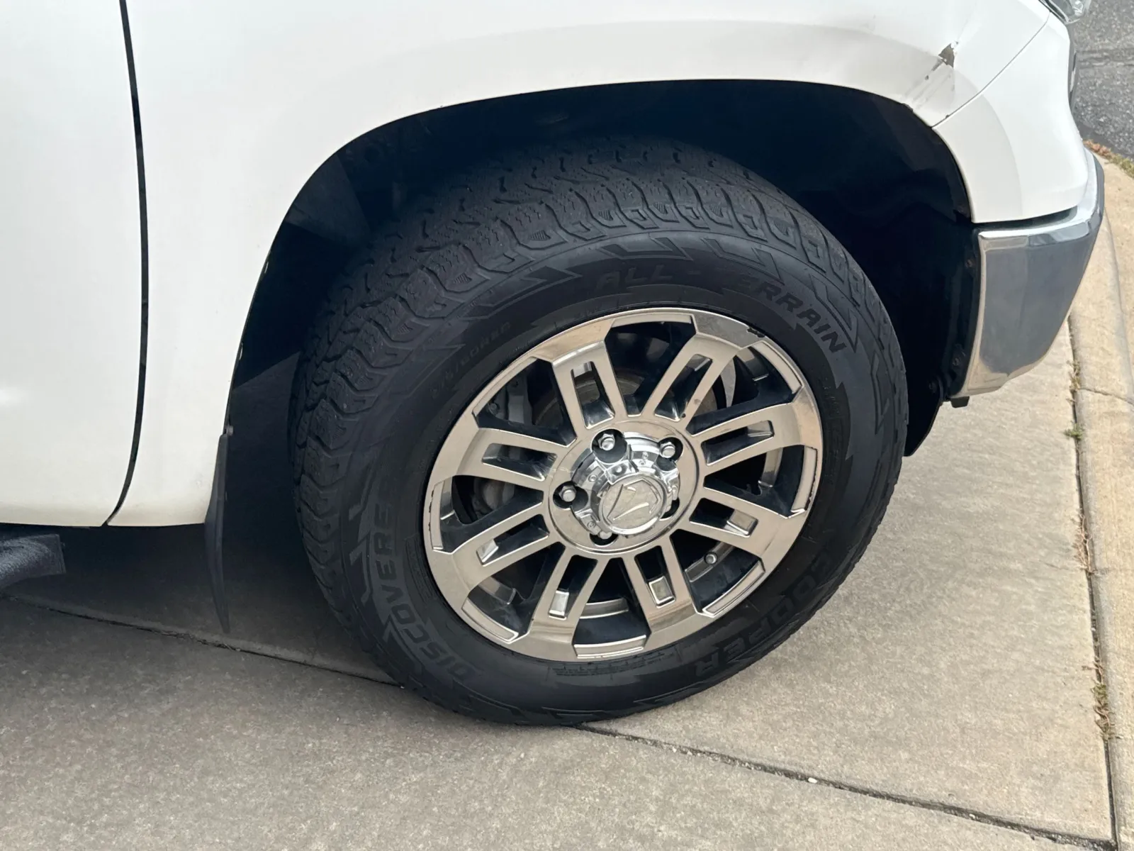 Toyota Tundra photo 12