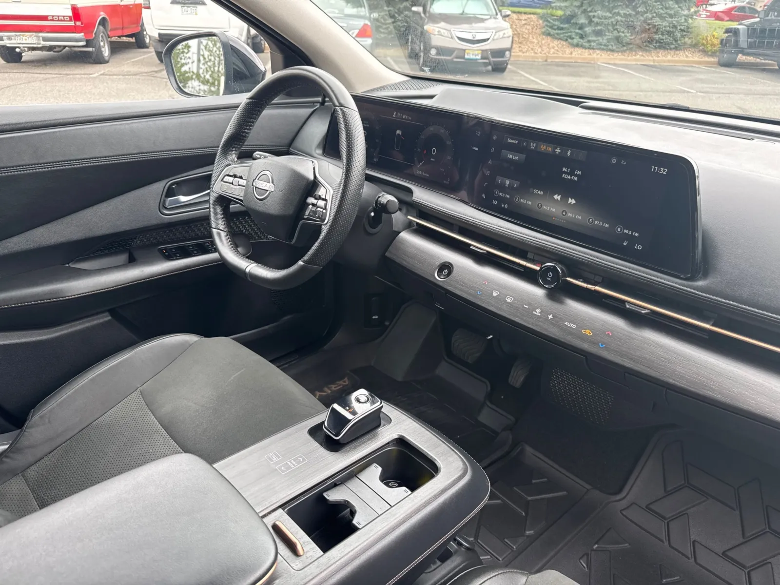 Nissan Ariya photo 18
