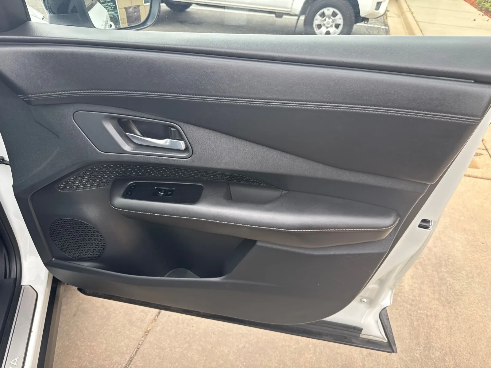 Nissan Ariya photo 16