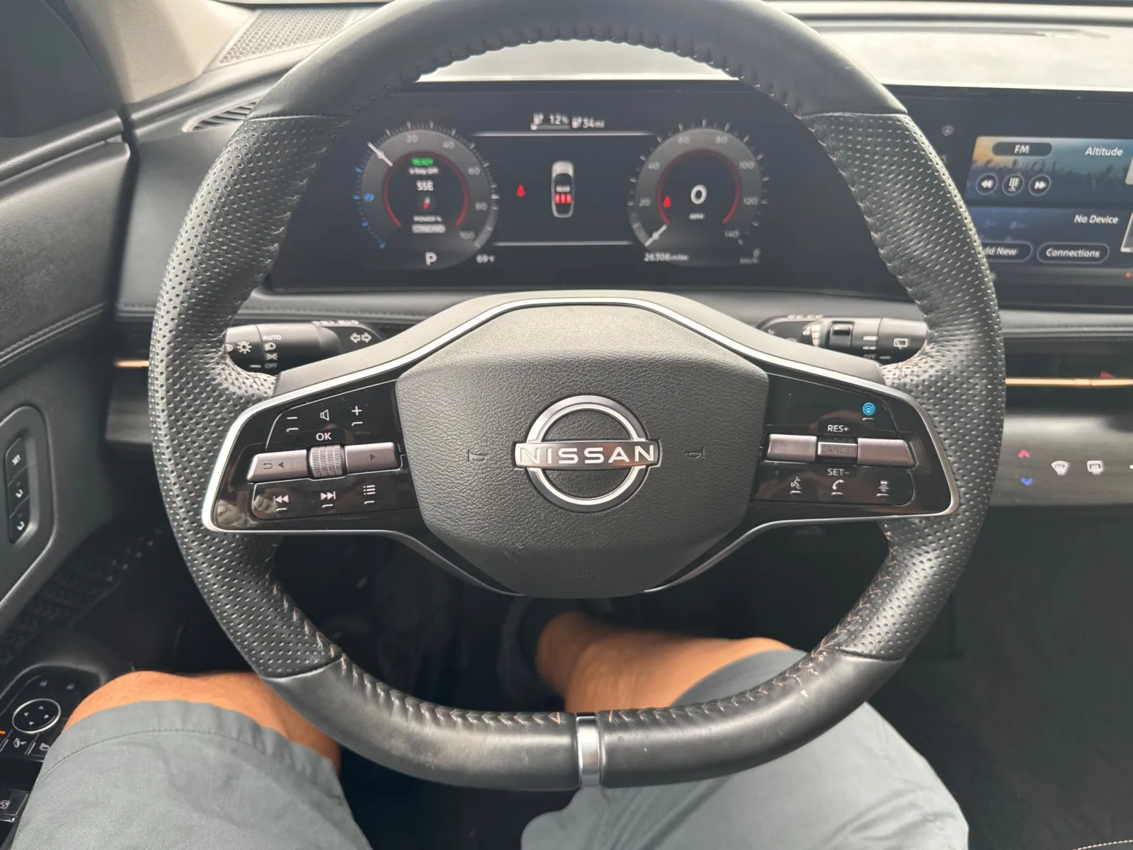 Nissan Ariya photo 30
