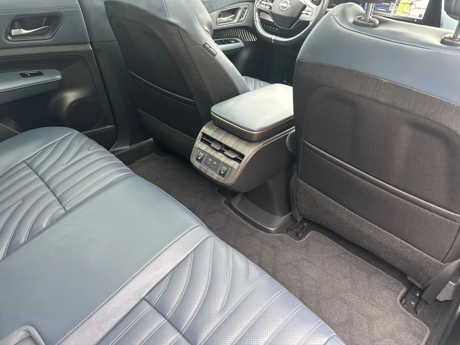Nissan Ariya photo 23