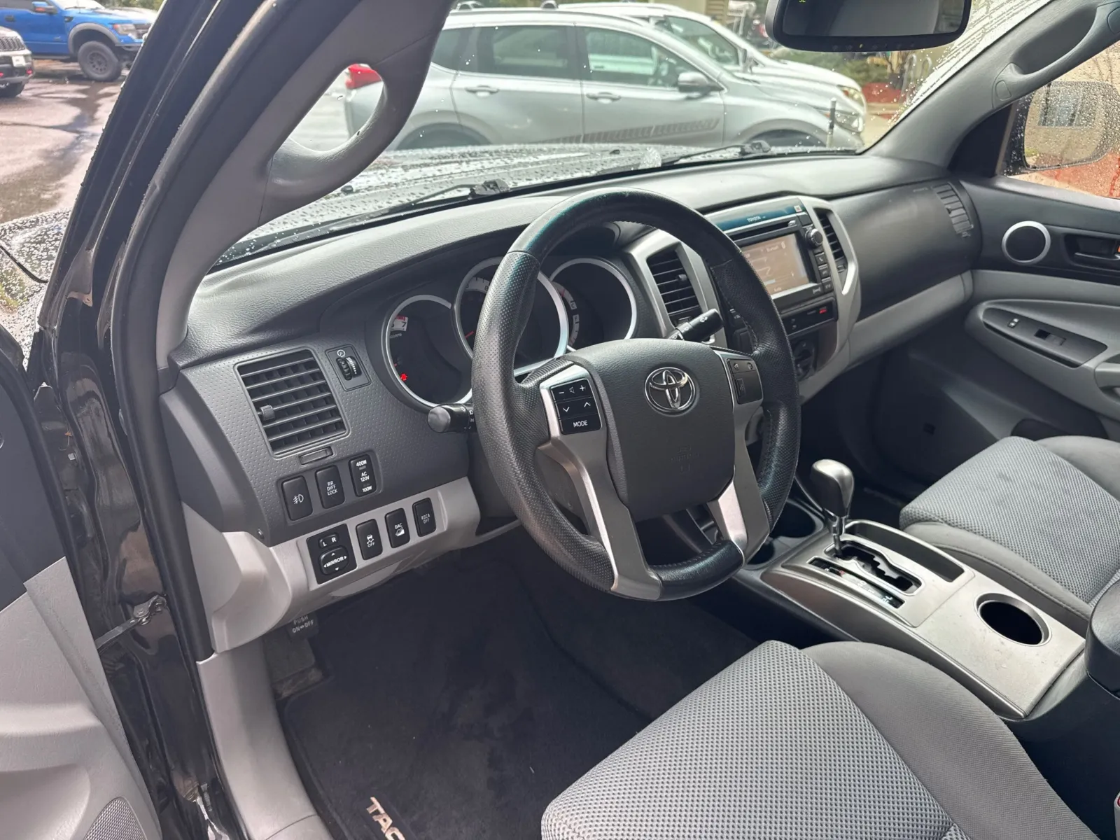 Toyota Tacoma photo 29