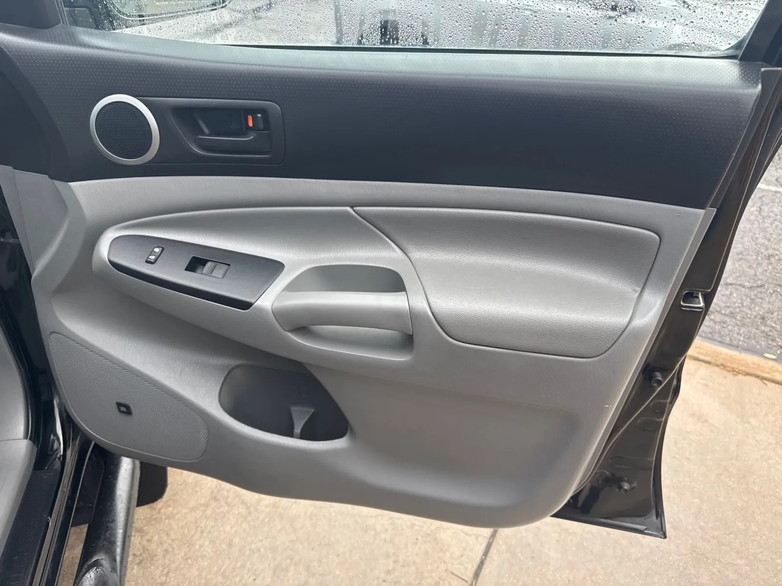 Toyota Tacoma photo 16