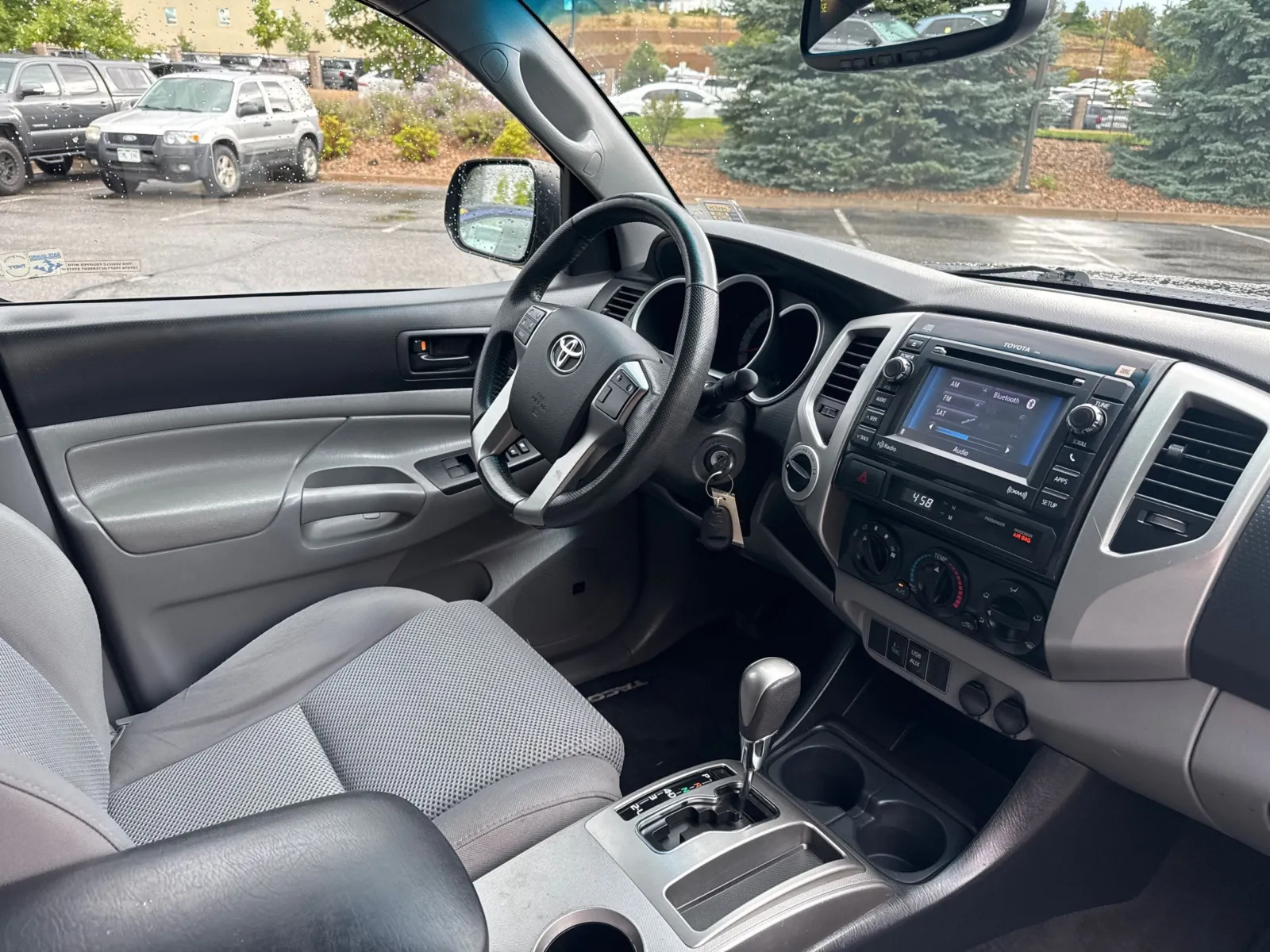 Toyota Tacoma photo 18