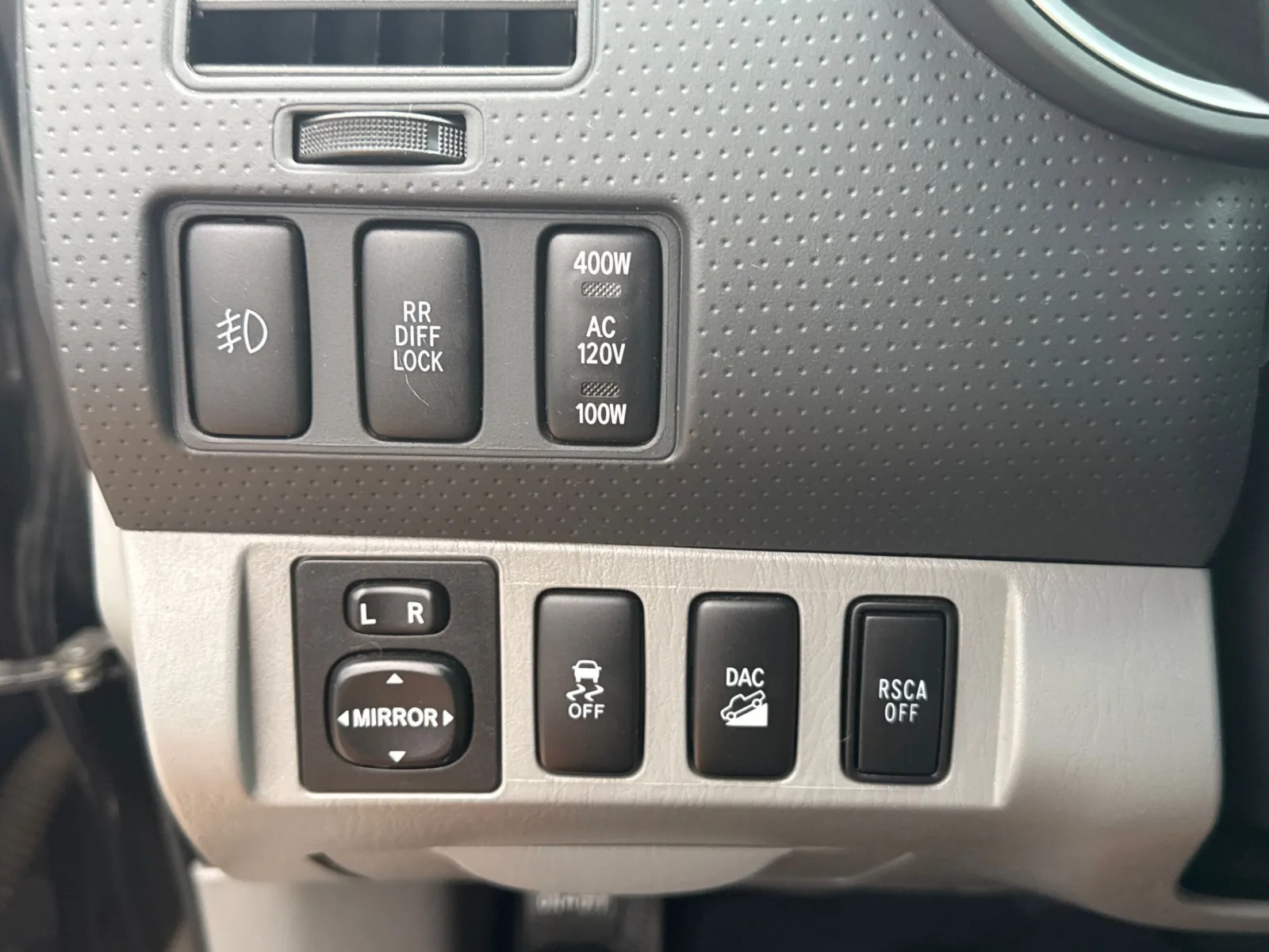 Toyota Tacoma photo 31