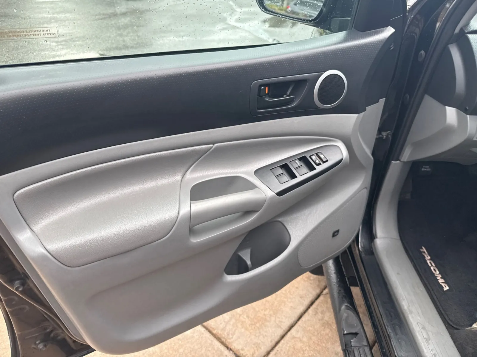 Toyota Tacoma photo 26