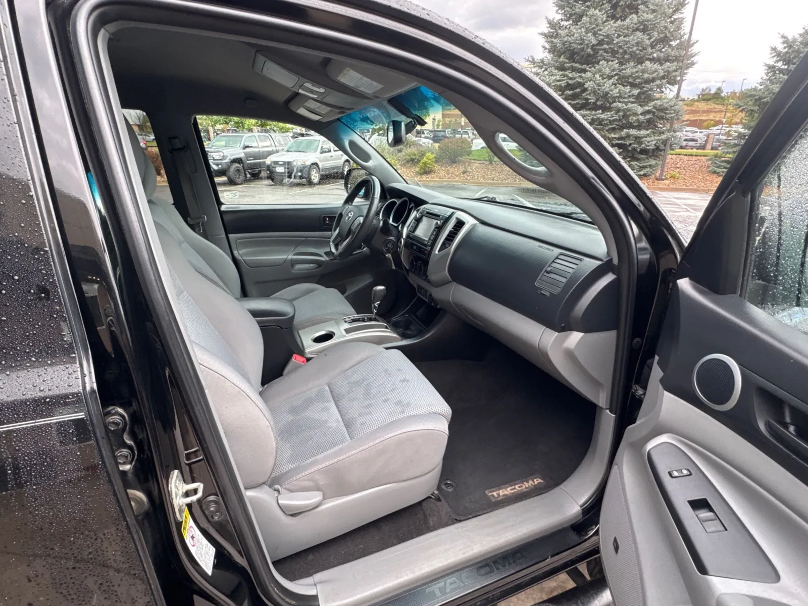 Toyota Tacoma photo 19