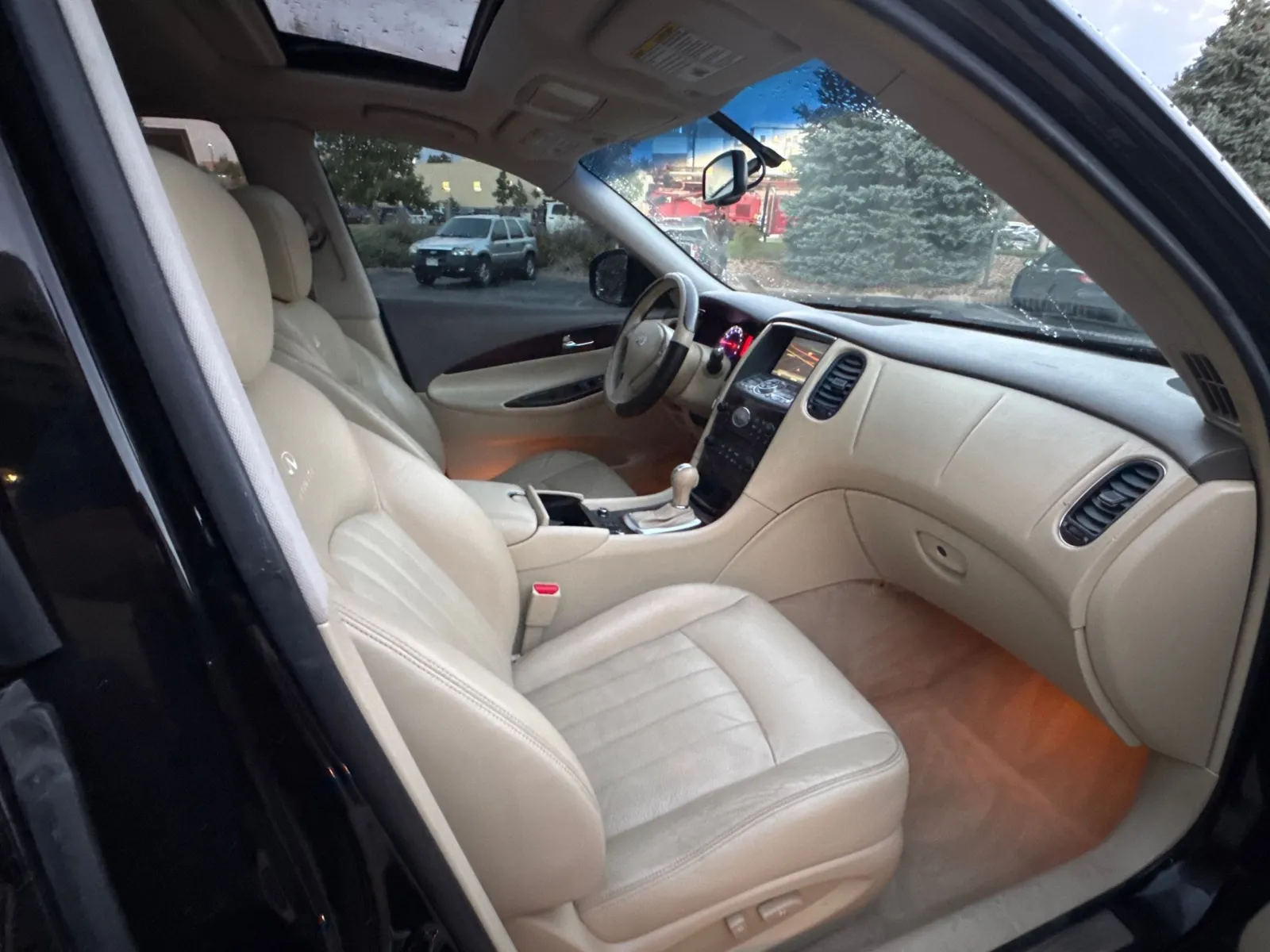 Infiniti EX35 photo 18