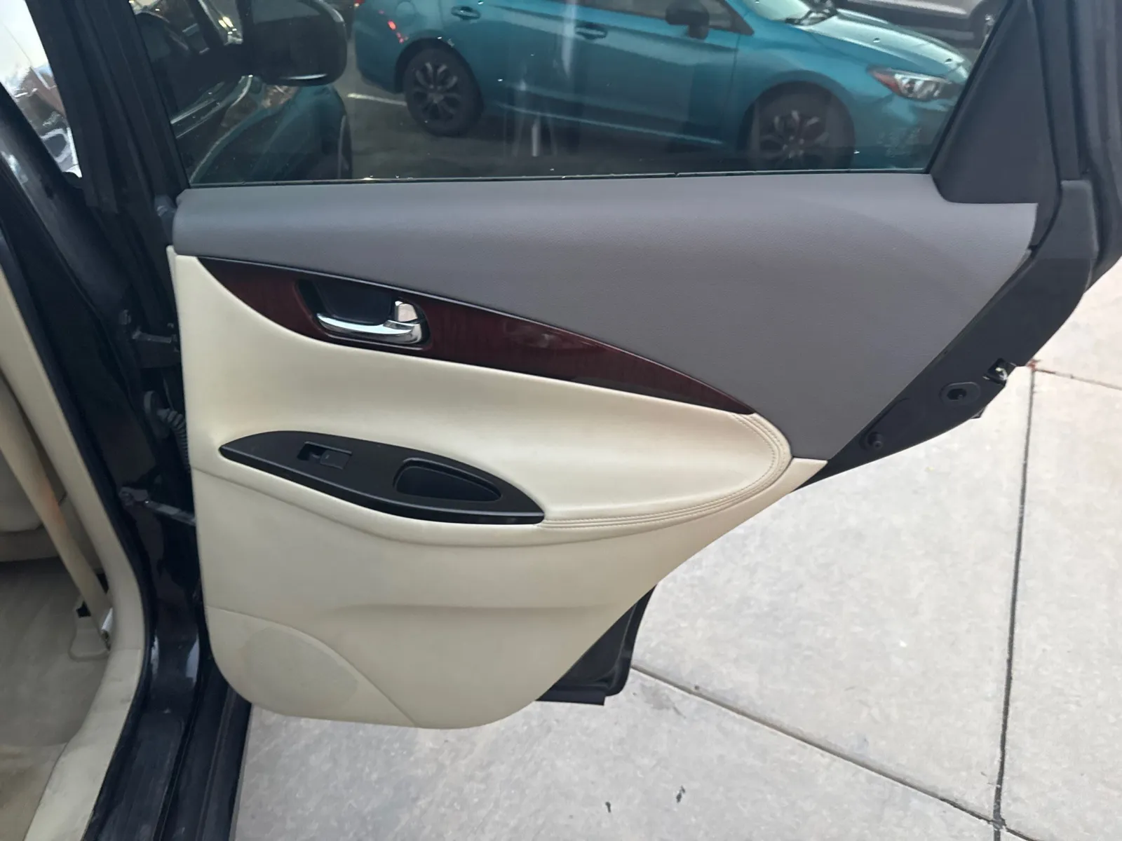 Infiniti EX35 photo 21