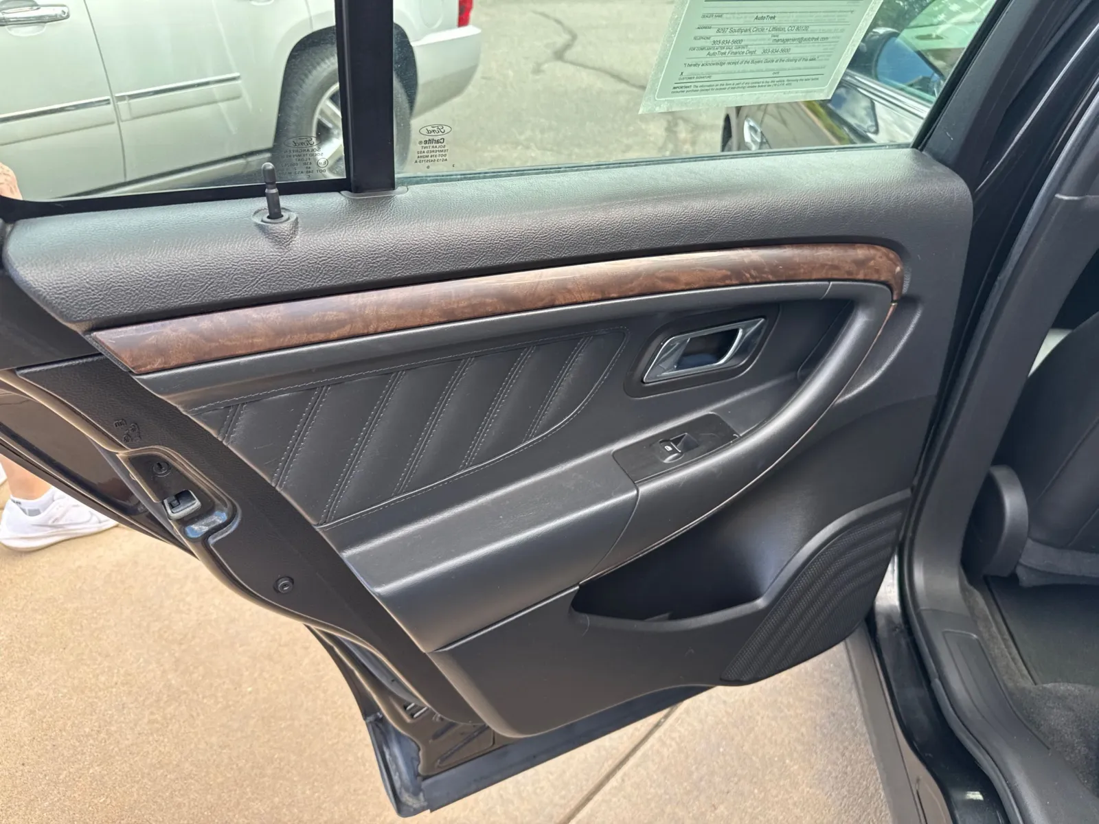 Ford Taurus photo 20