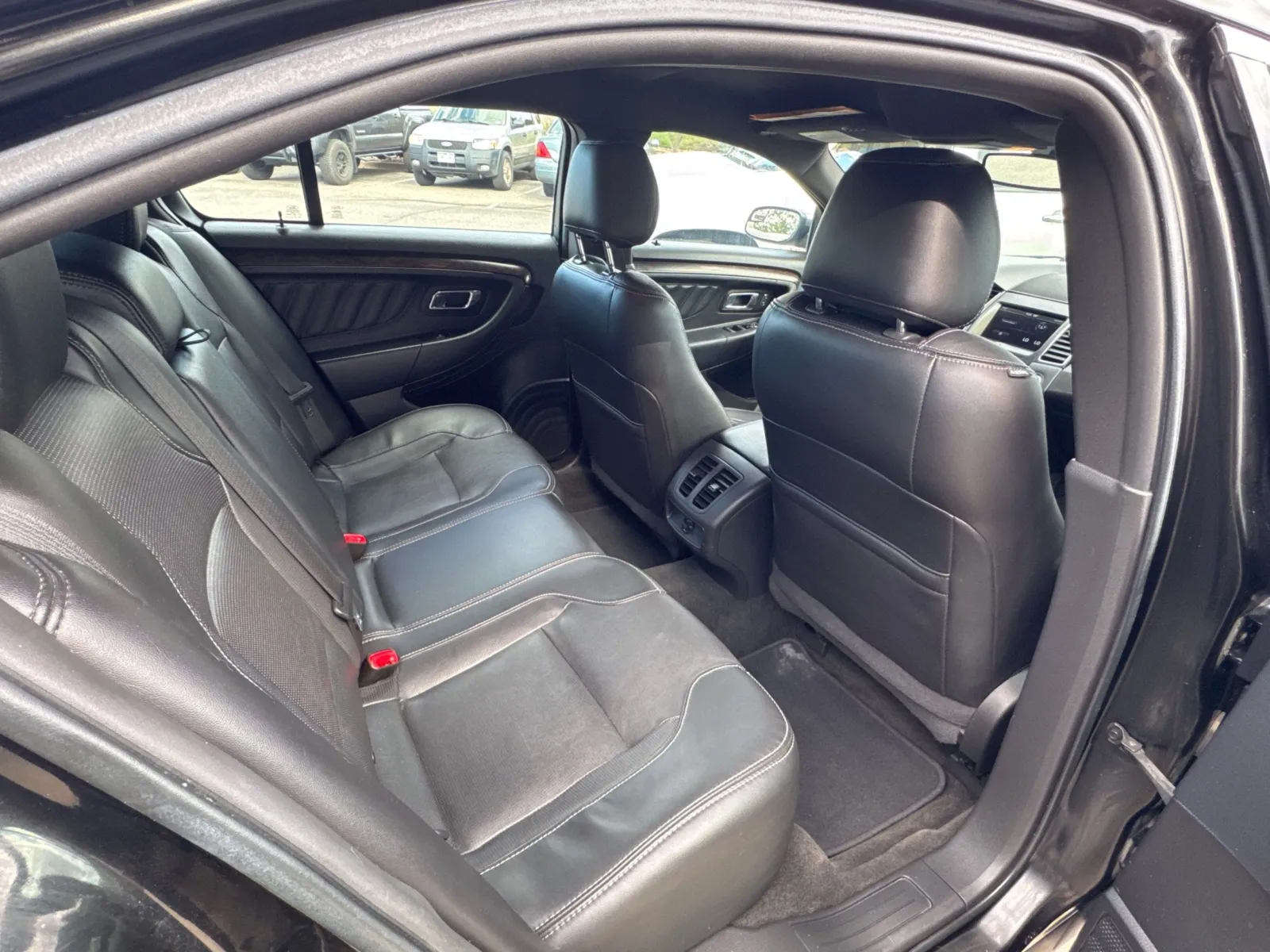 Ford Taurus photo 19