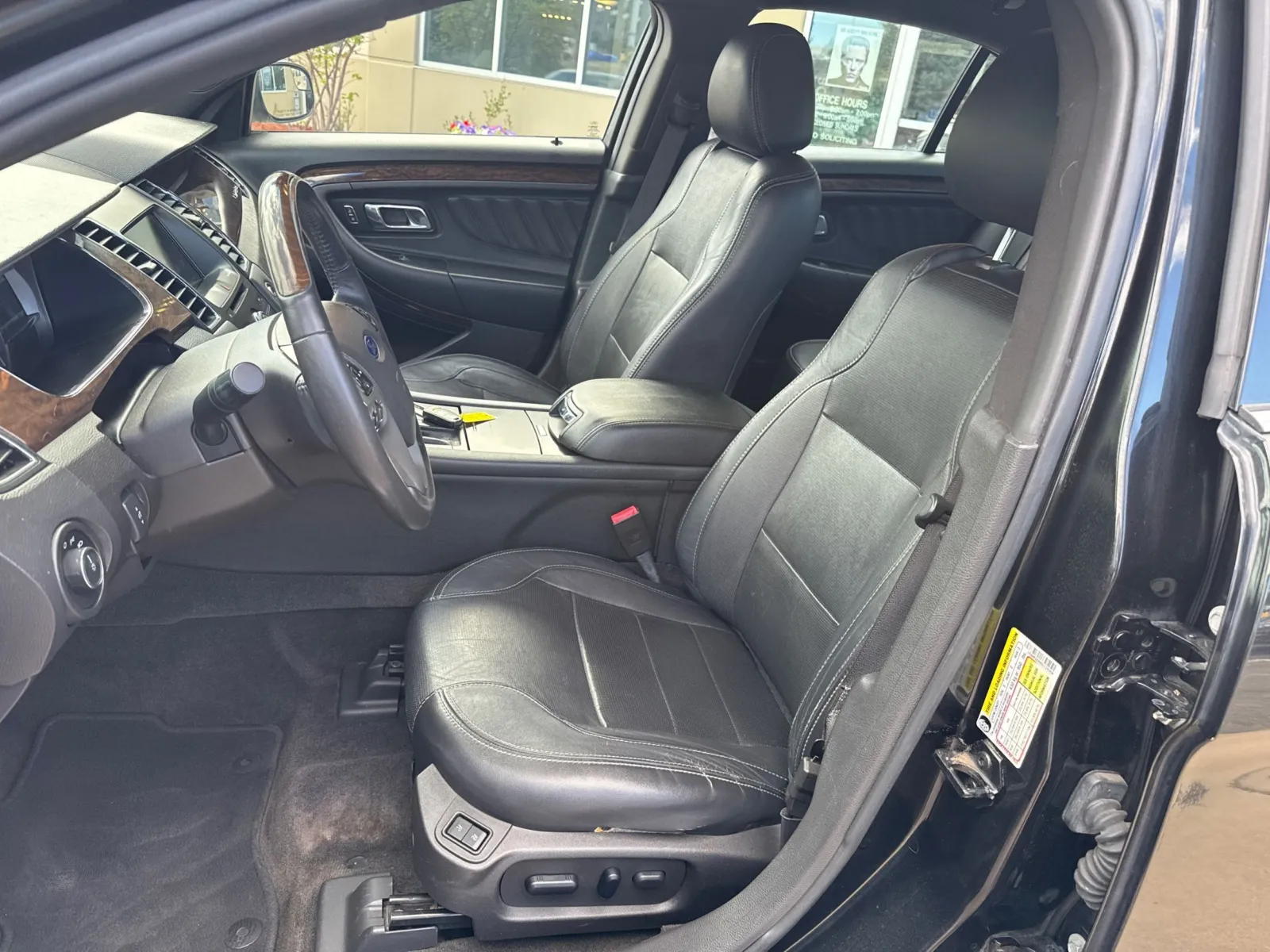 Ford Taurus photo 25