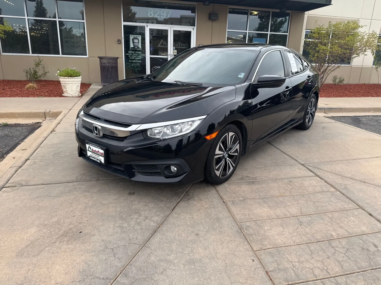 Honda Civic photo 2