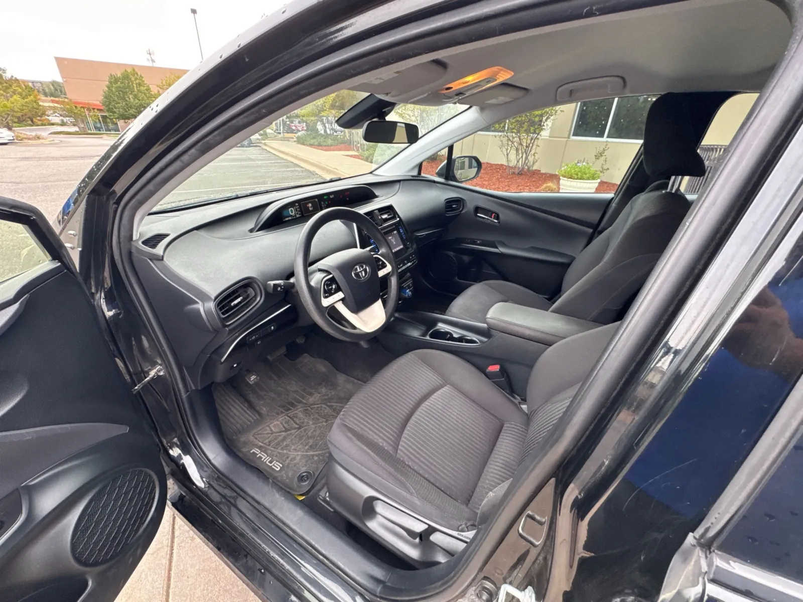 Toyota Prius photo 26