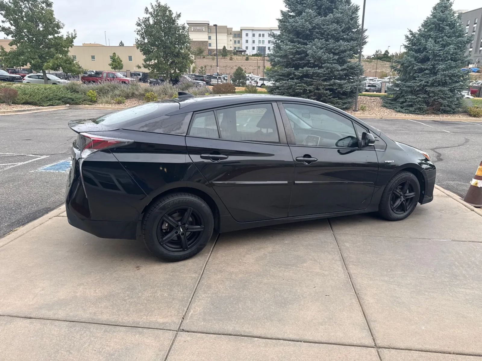 Toyota Prius photo 6