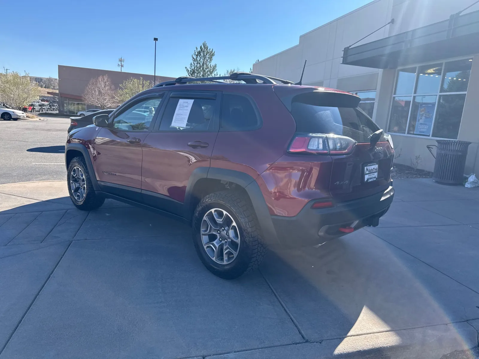 Jeep Cherokee photo 8