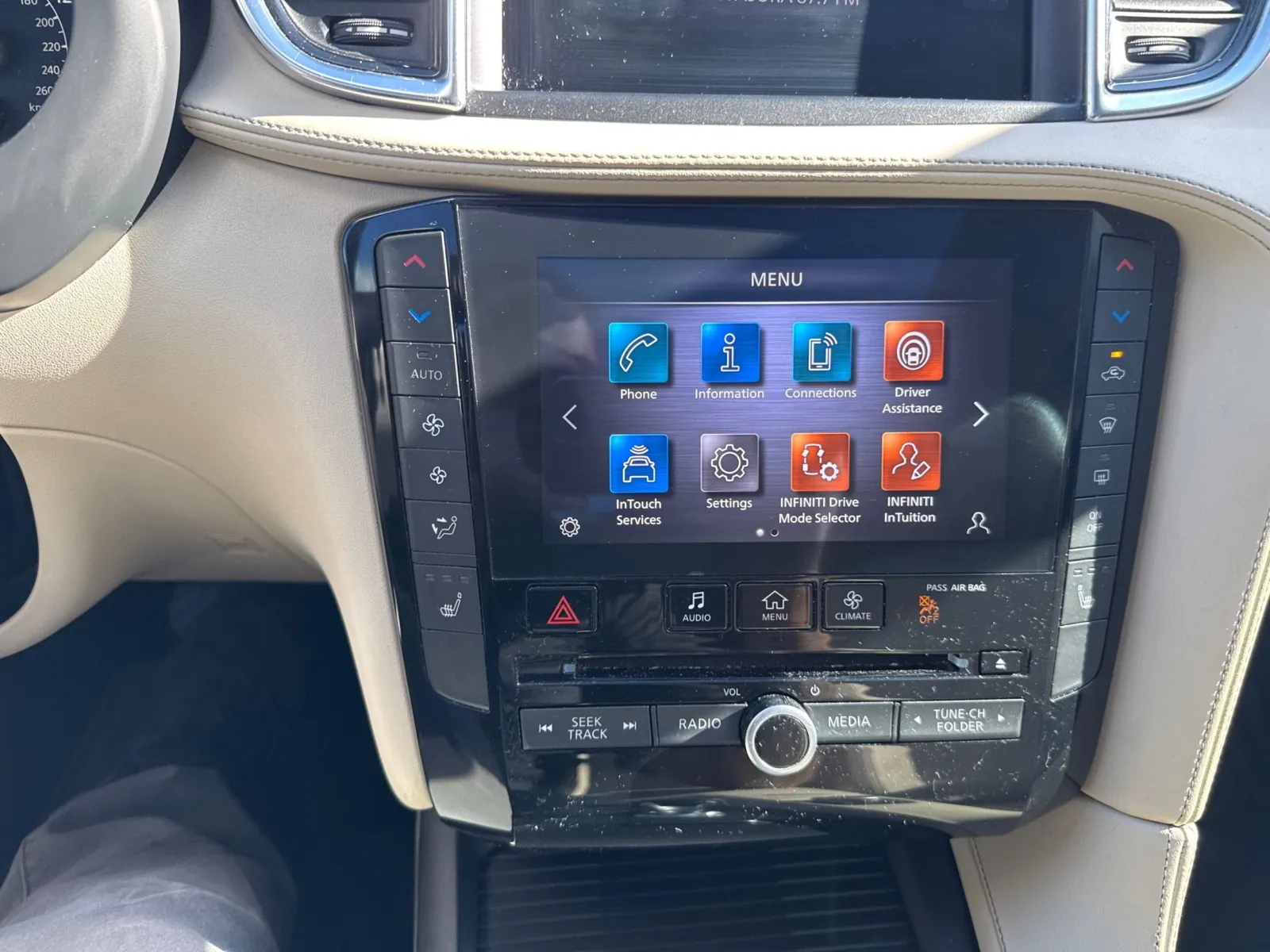 Infiniti QX50 photo 38