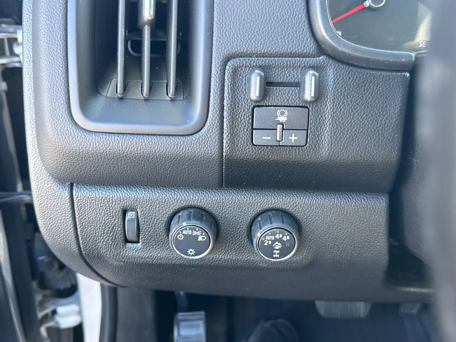 Chevrolet Colorado photo 28