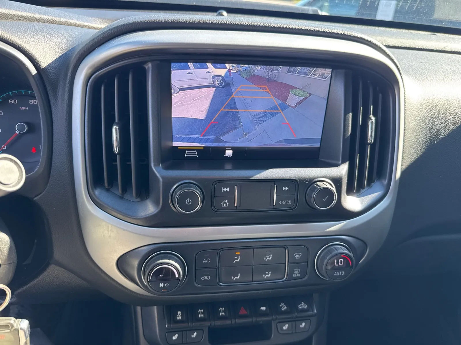 Chevrolet Colorado photo 32