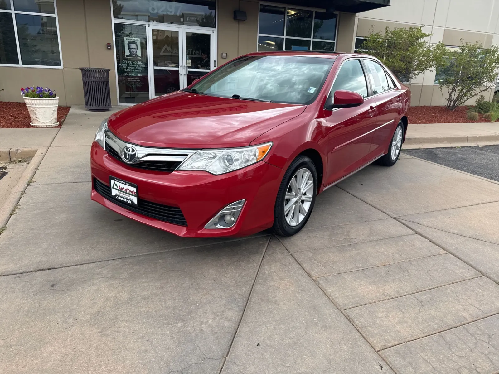Toyota Camry photo 2