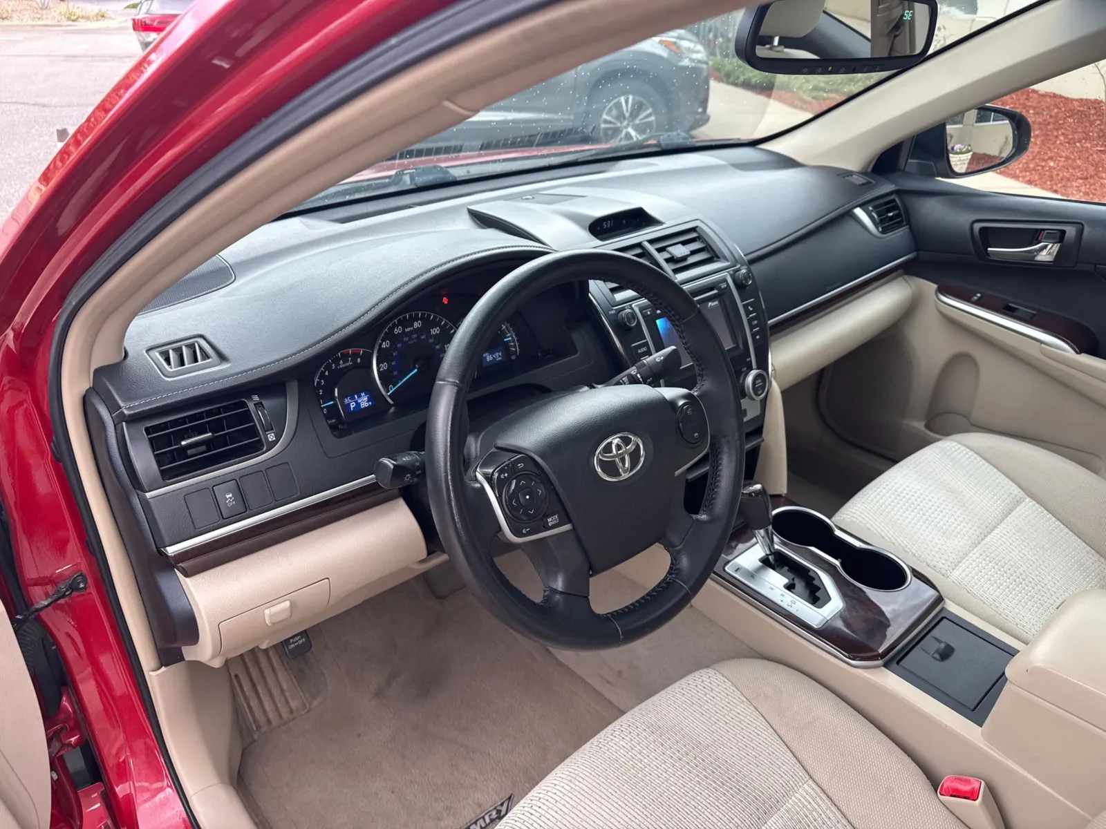 Toyota Camry photo 26