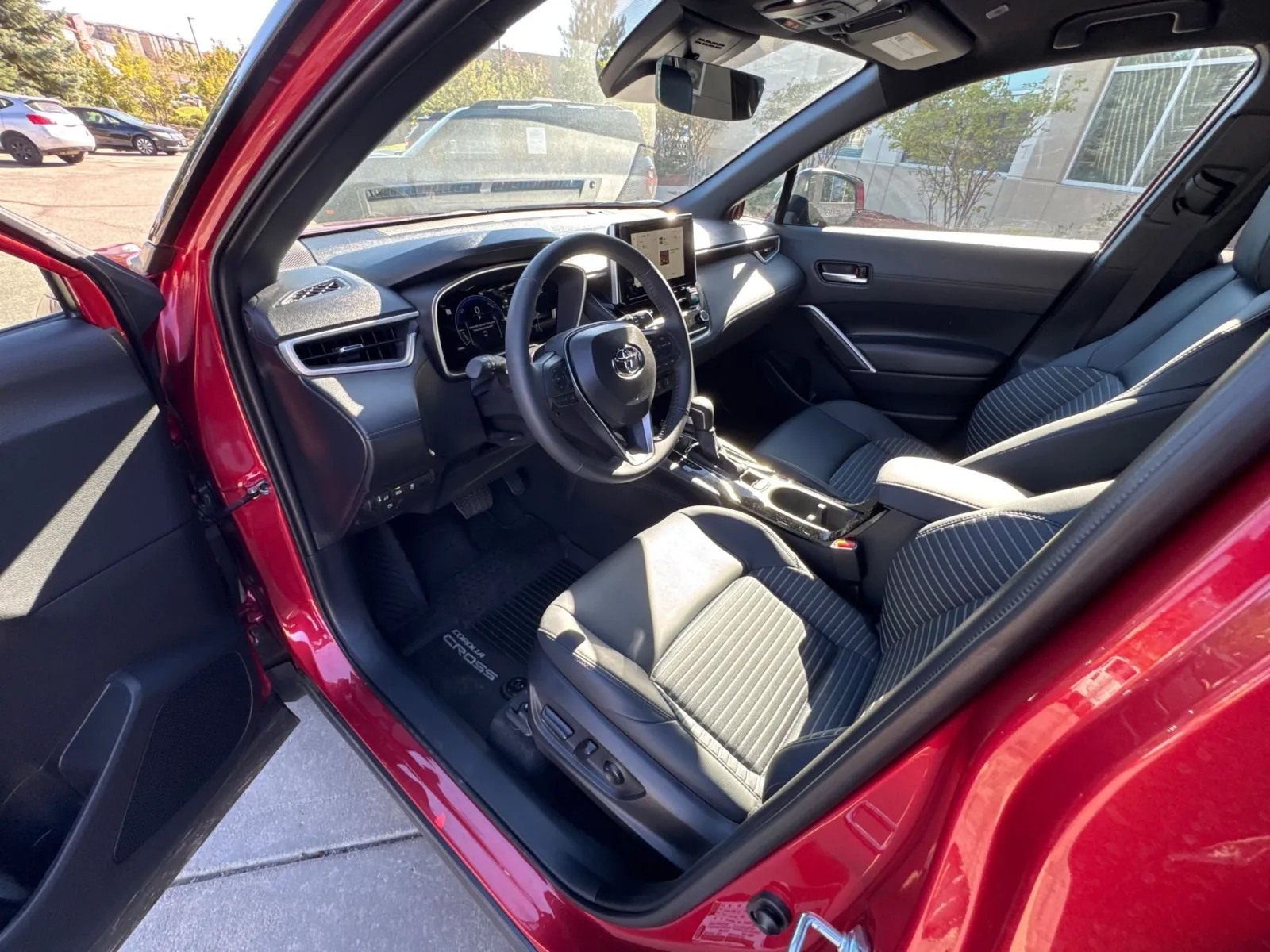Toyota Corolla Cross photo 26
