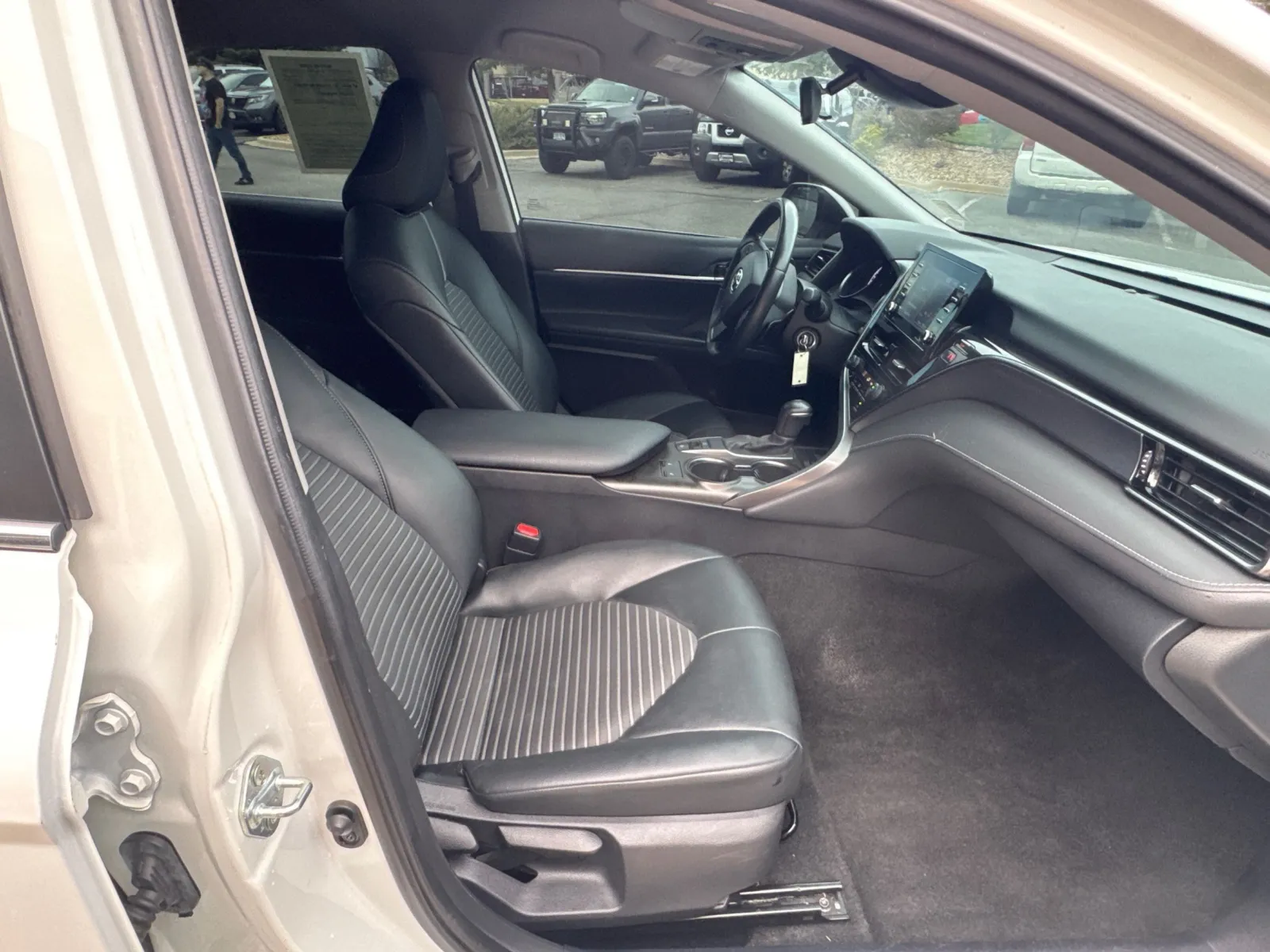Toyota Camry photo 18