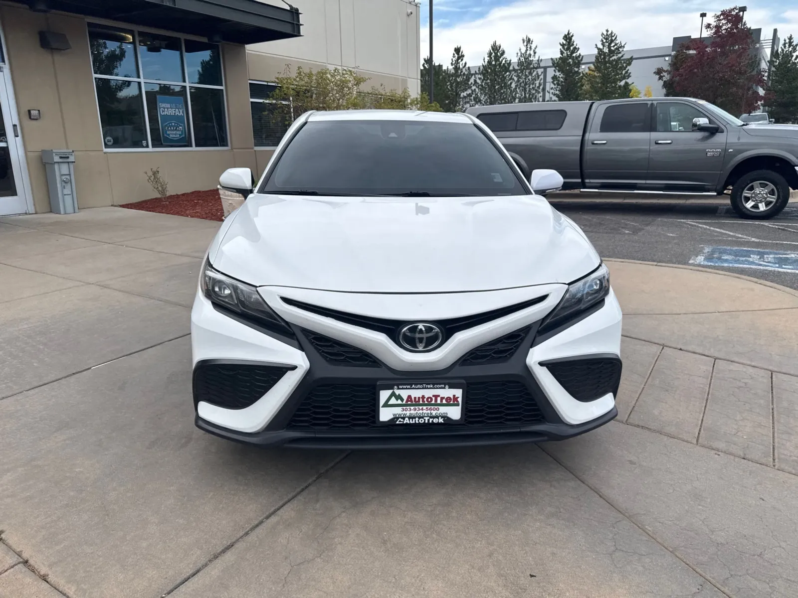 Toyota Camry photo 3