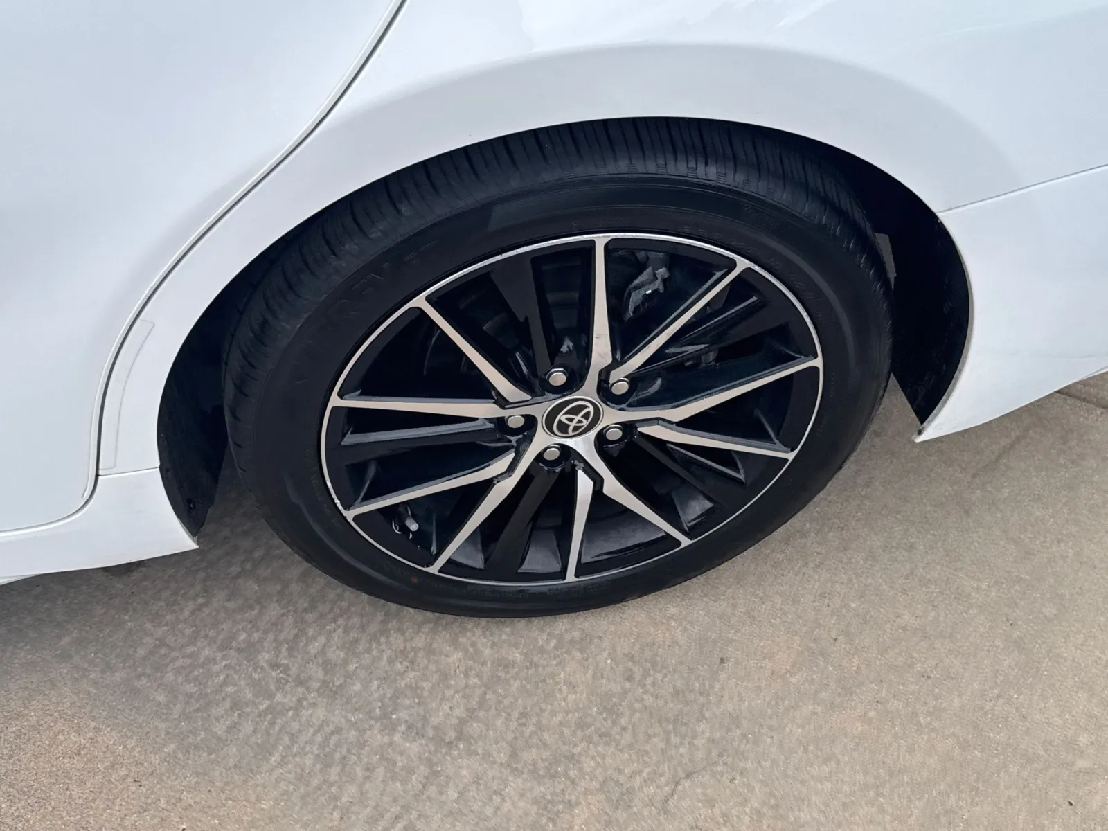 Toyota Camry photo 14