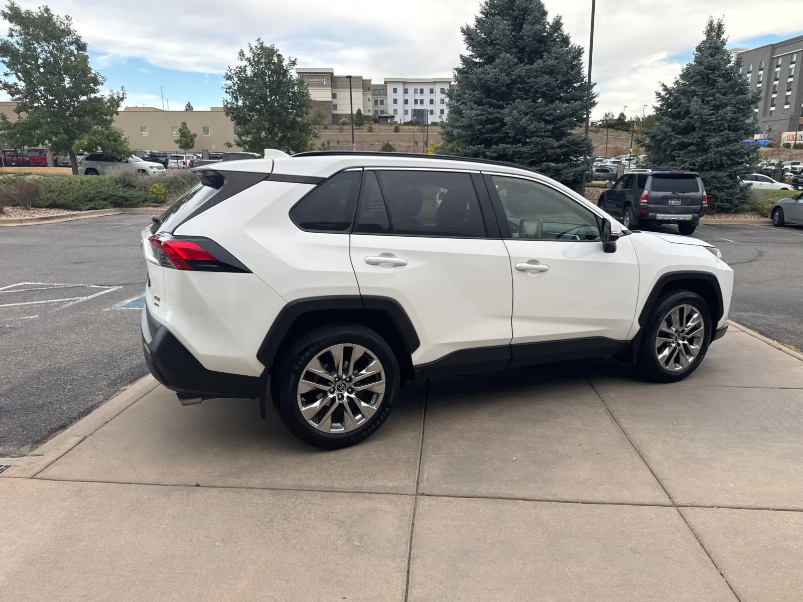 Toyota RAV4 photo 6