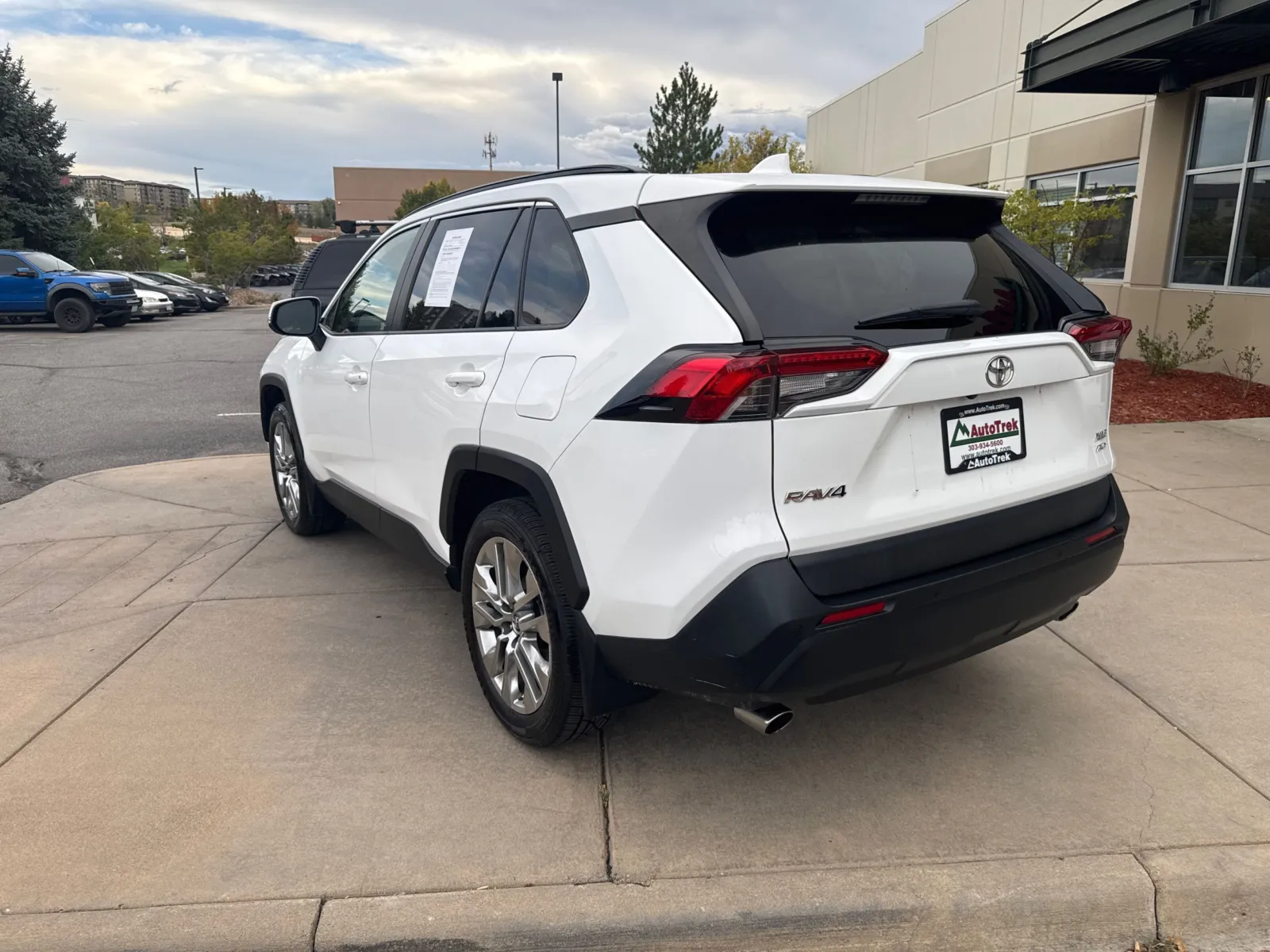 Toyota RAV4 photo 9