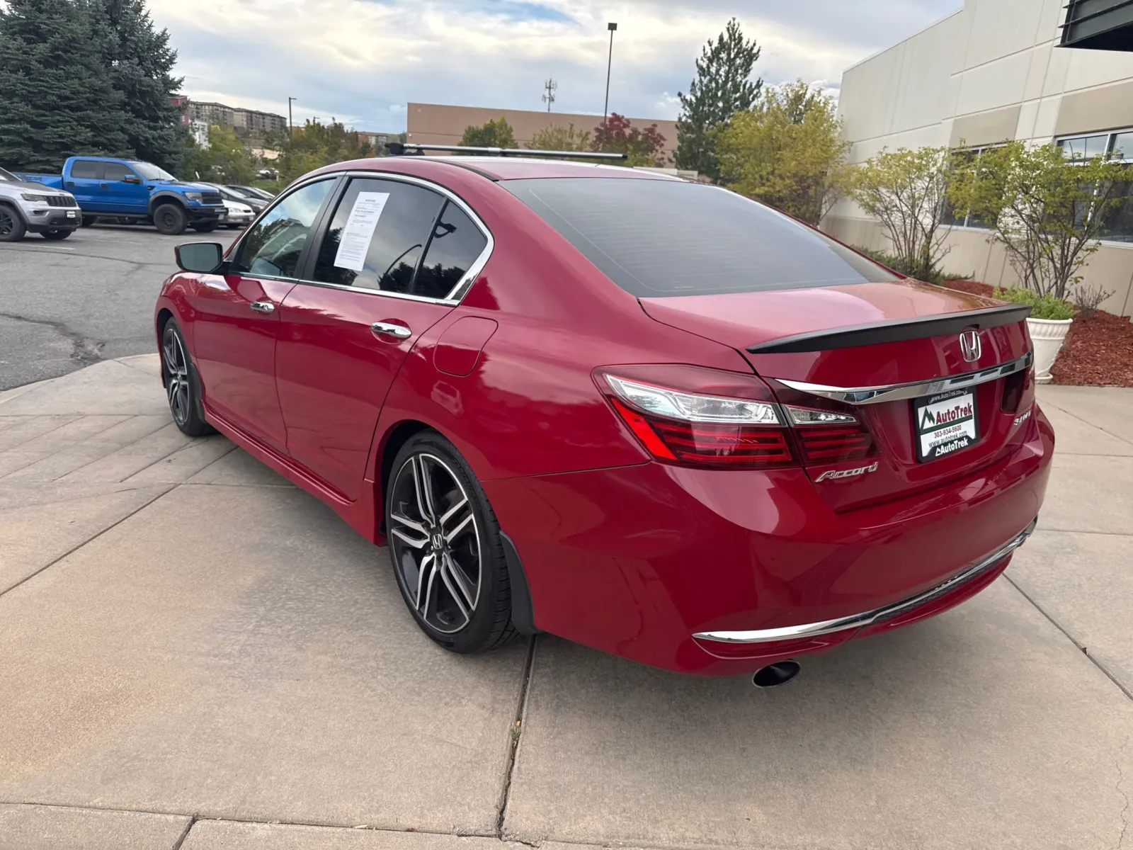 Honda Accord photo 10