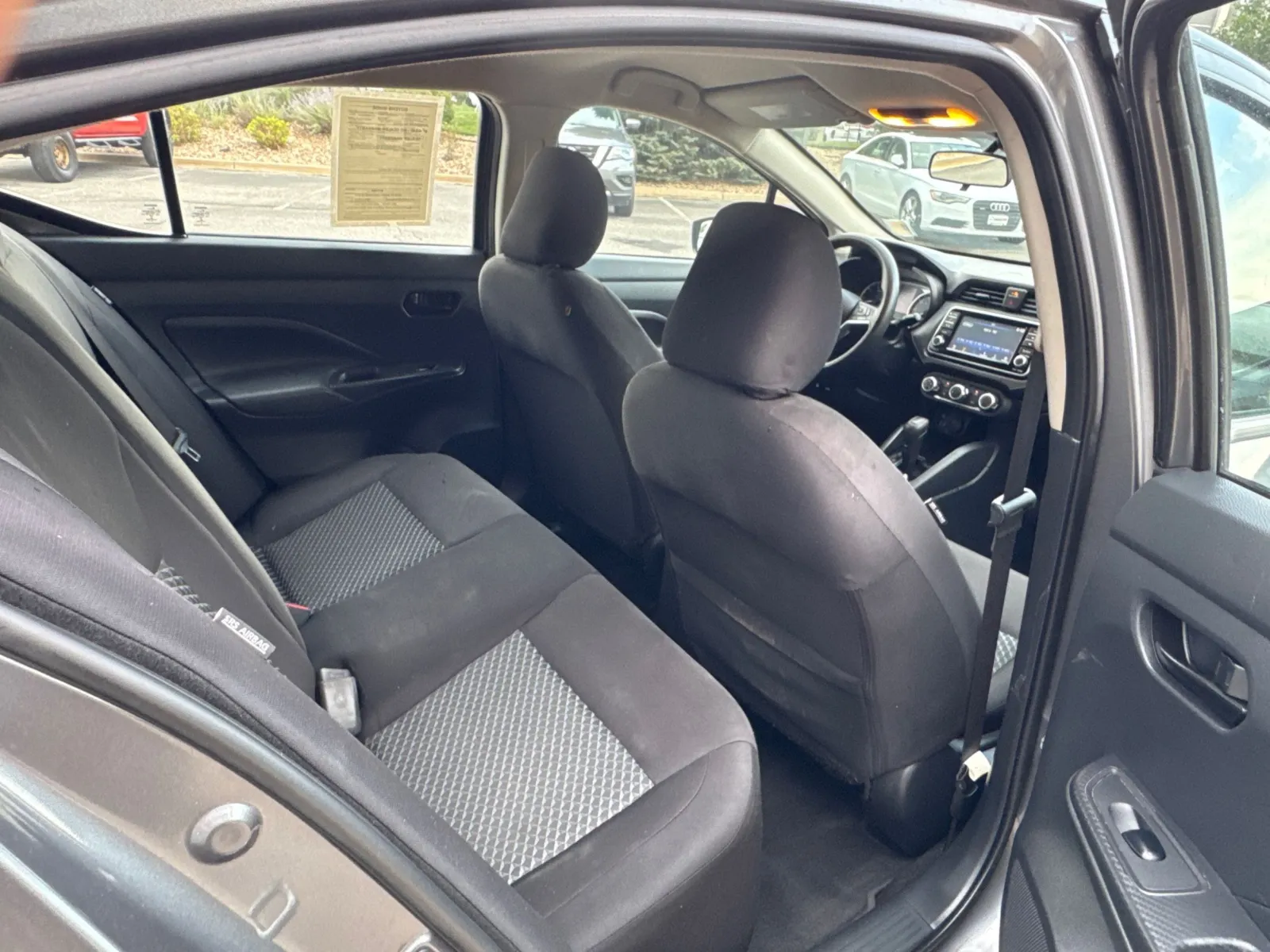 Nissan Versa photo 18
