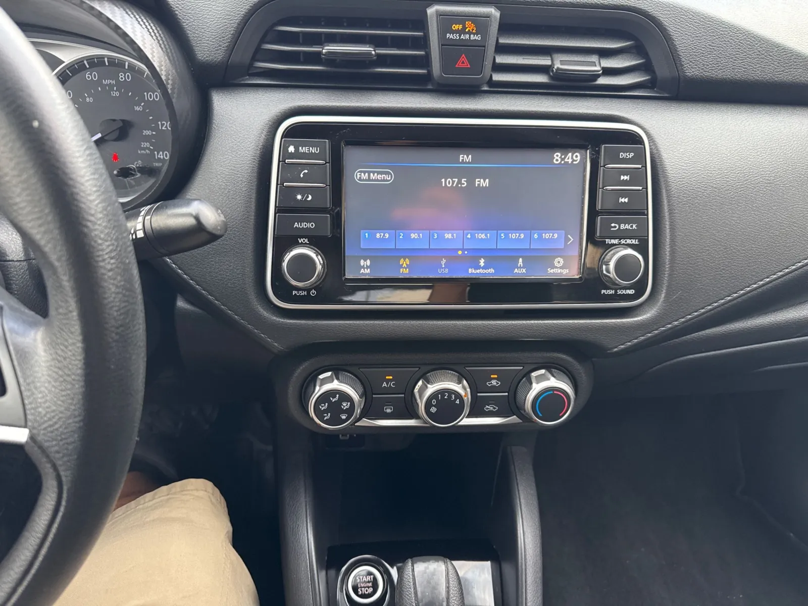 Nissan Versa photo 25