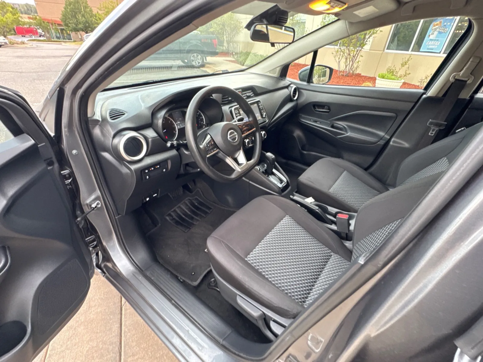 Nissan Versa photo 21