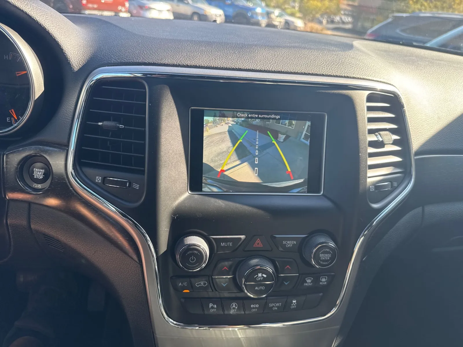 Jeep Grand Cherokee photo 34