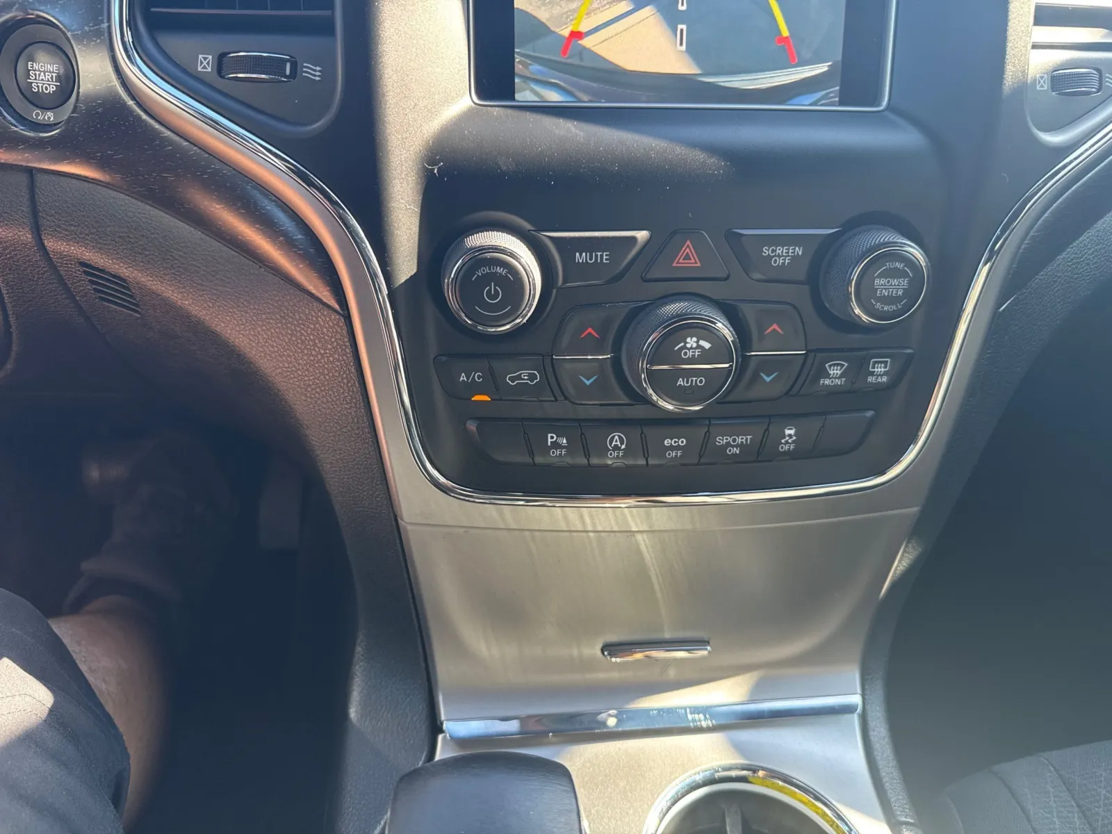 Jeep Grand Cherokee photo 35