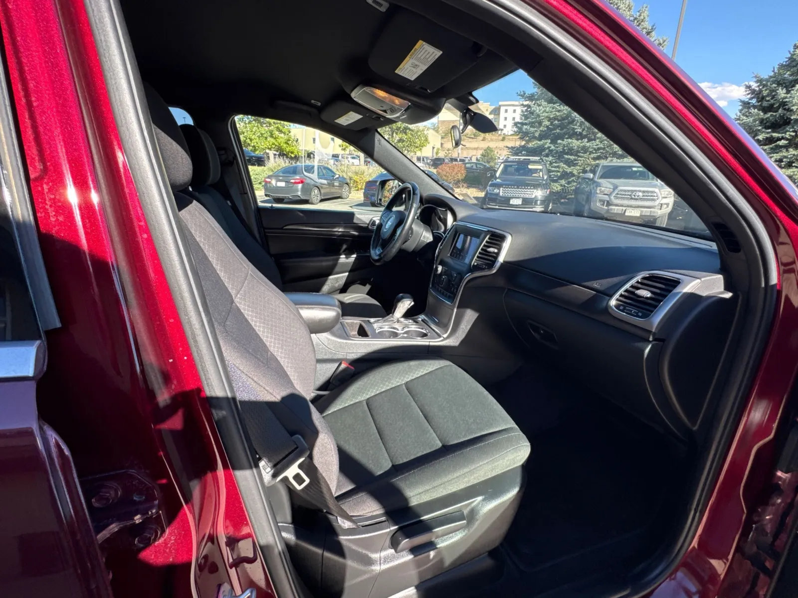 Jeep Grand Cherokee photo 19