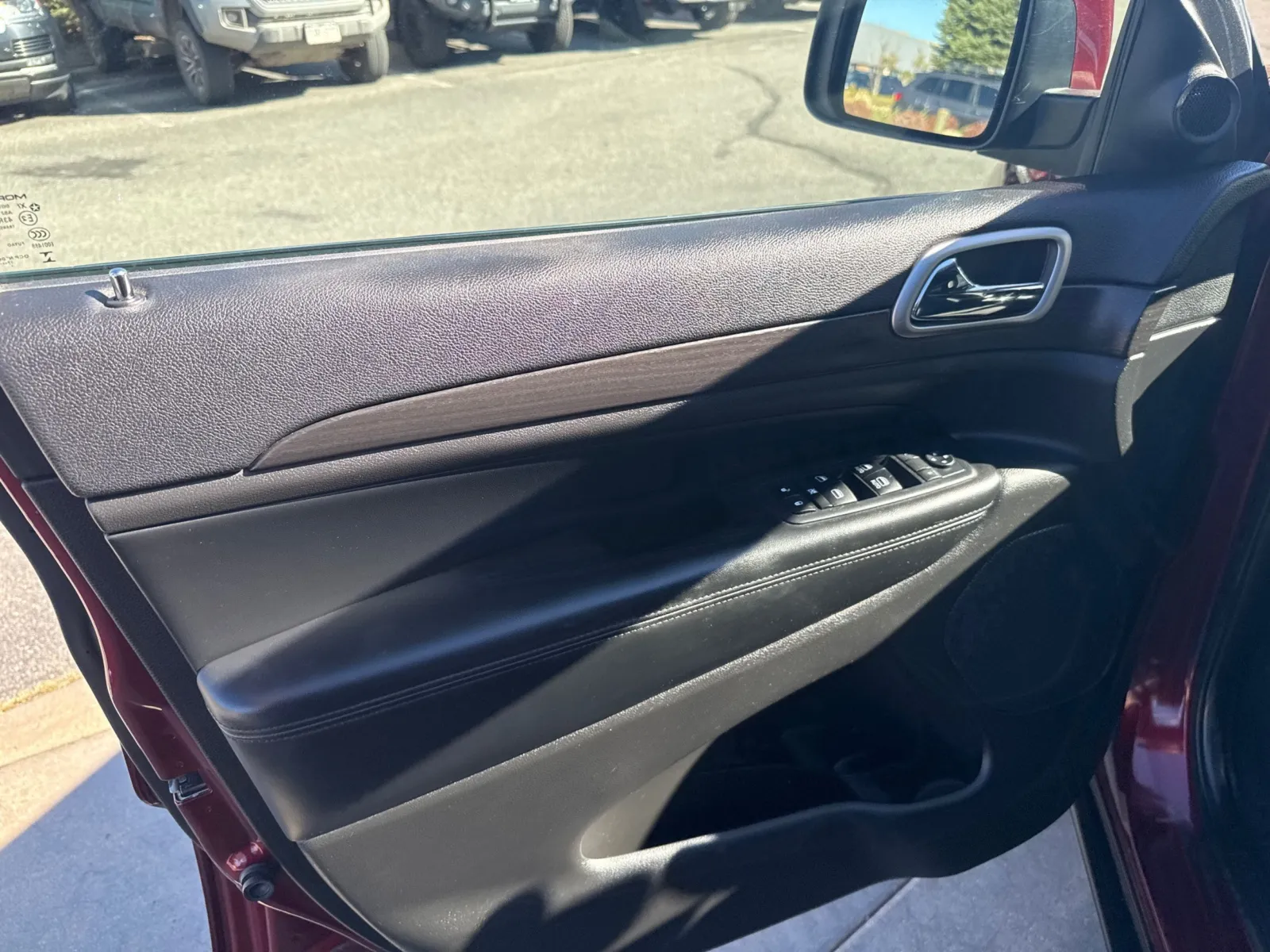 Jeep Grand Cherokee photo 27