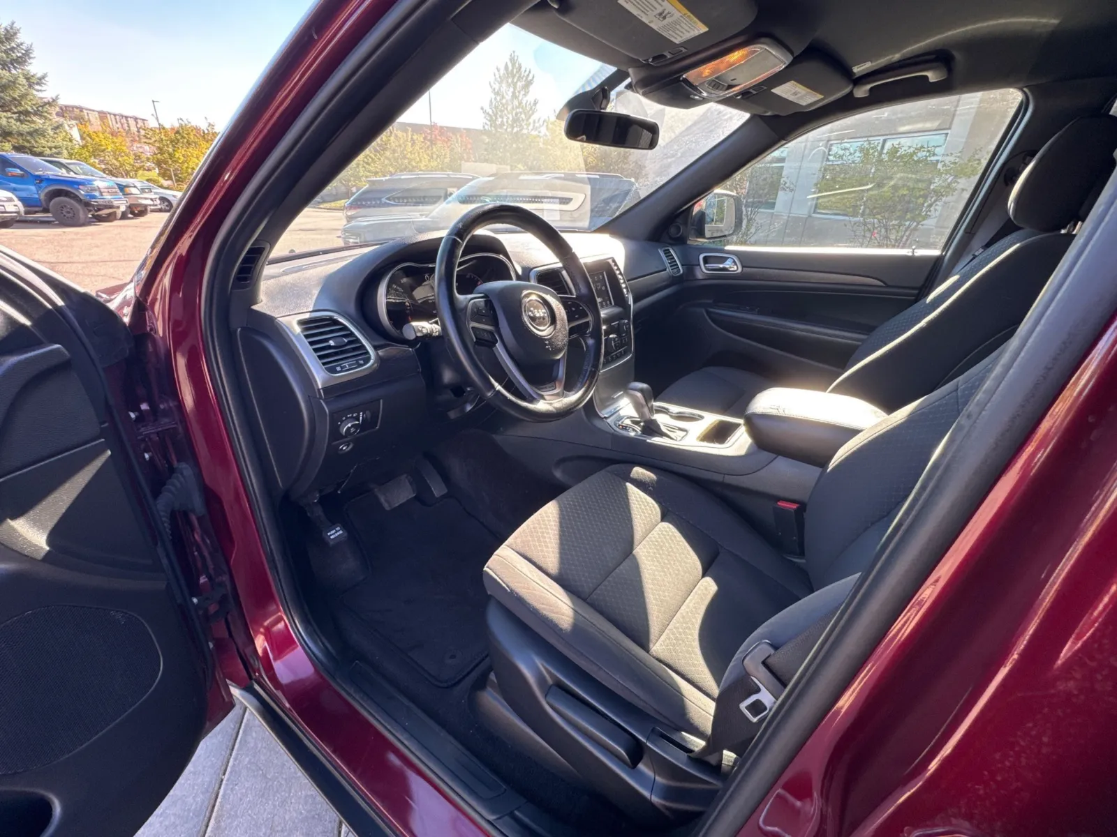 Jeep Grand Cherokee photo 28
