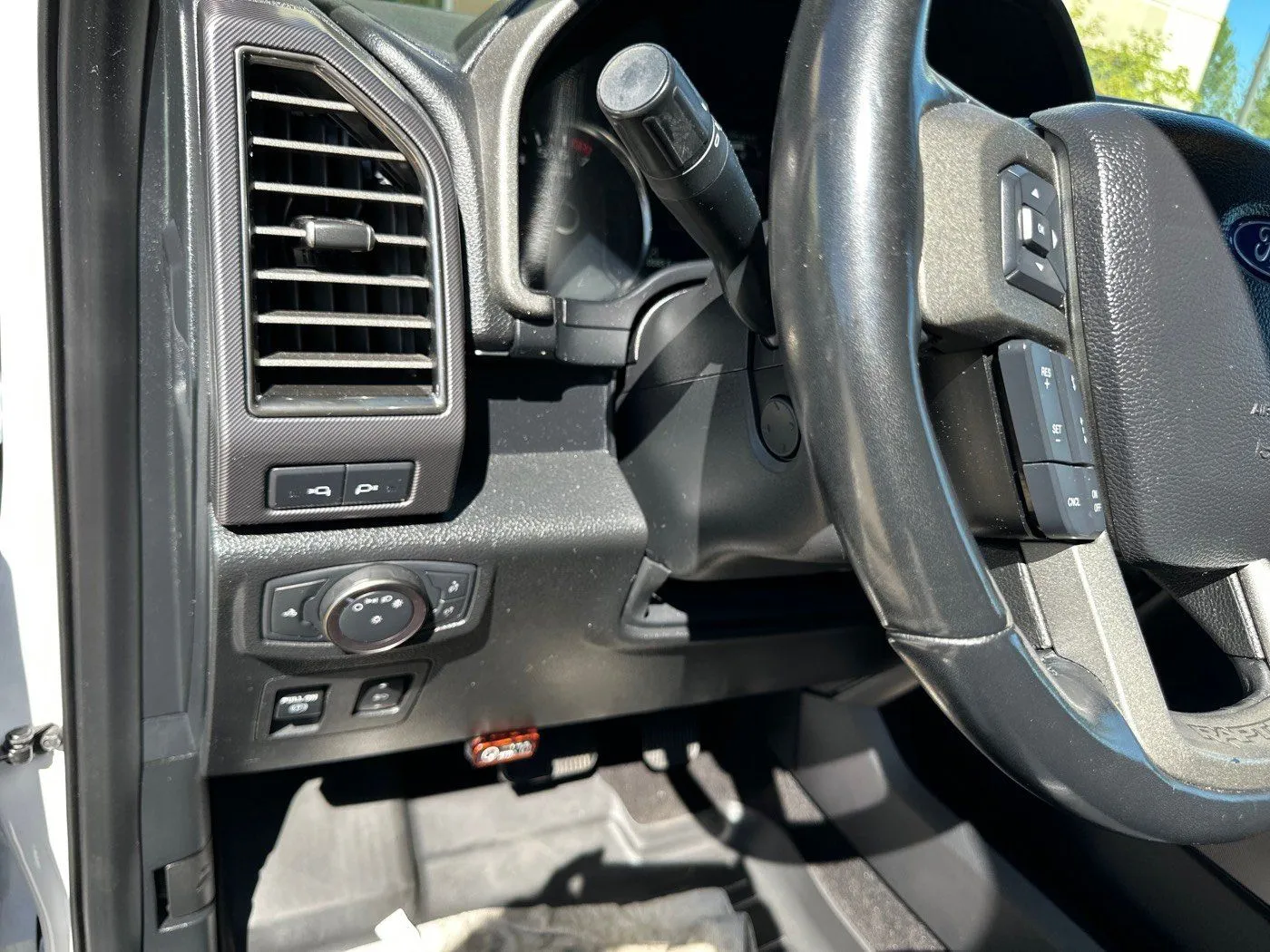 Ford F-150 photo 21