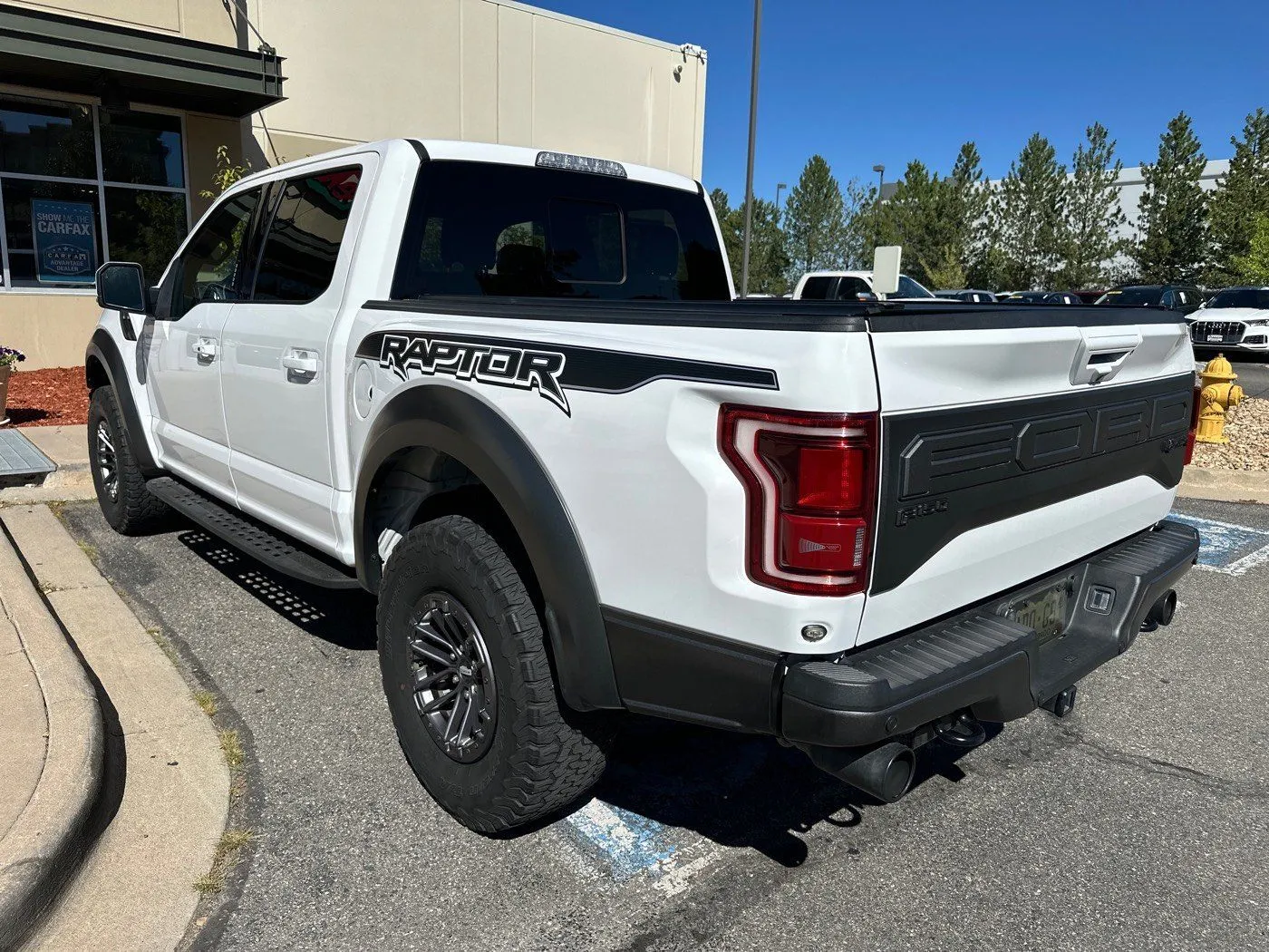 Ford F-150 photo 2
