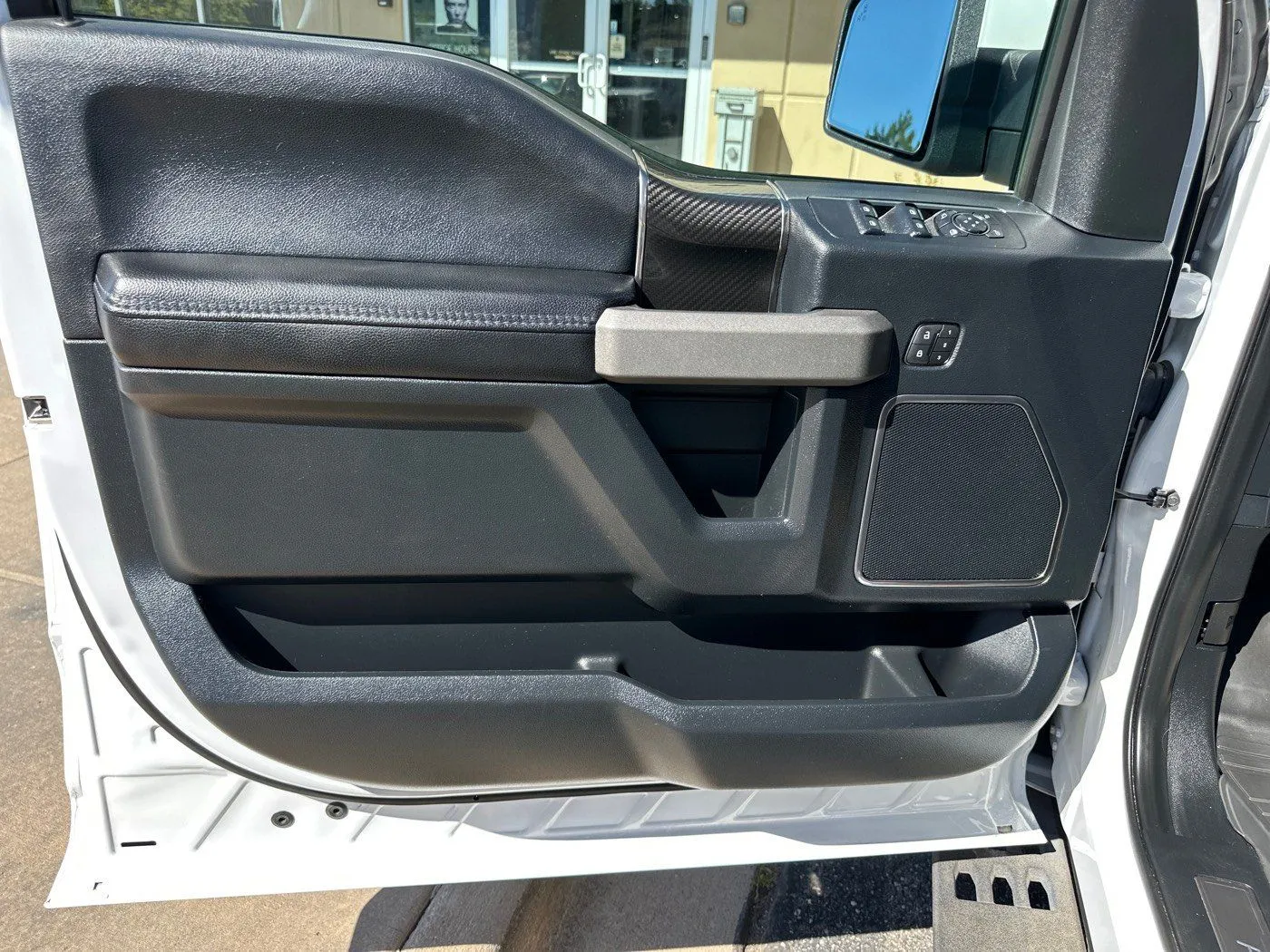 Ford F-150 photo 26