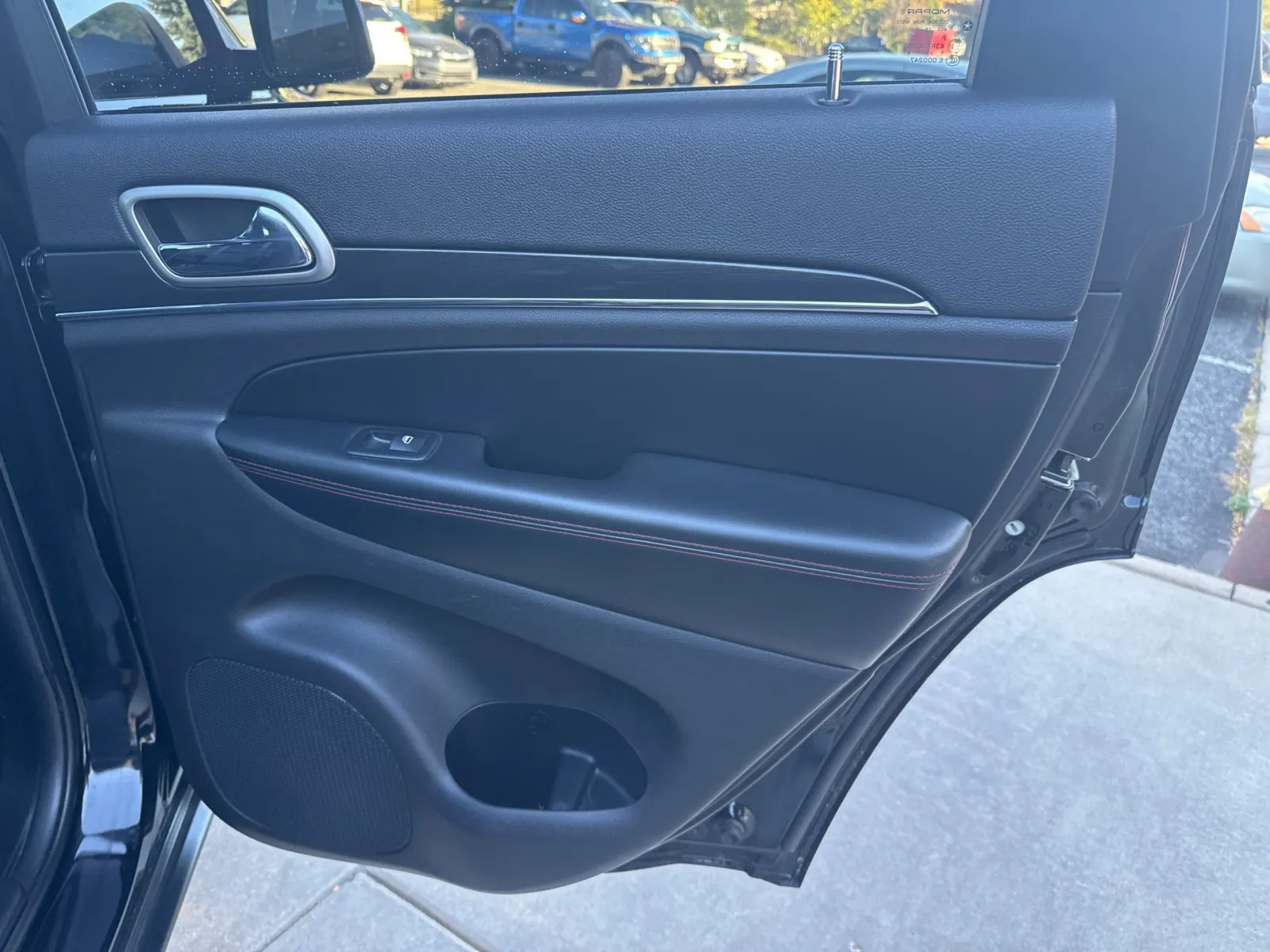 Jeep Grand Cherokee photo 22