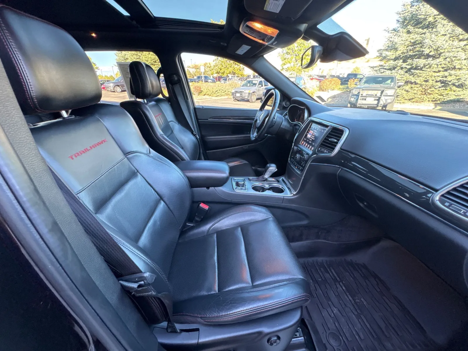 Jeep Grand Cherokee photo 19