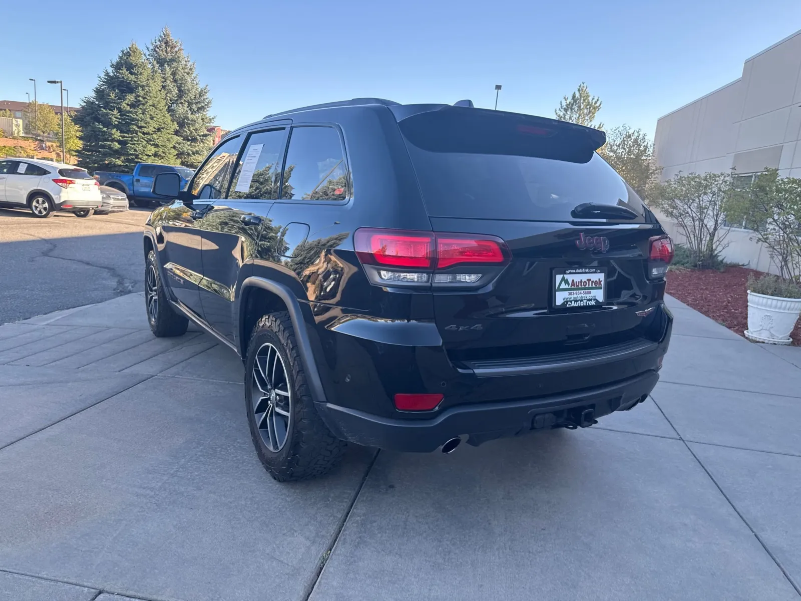 Jeep Grand Cherokee photo 9