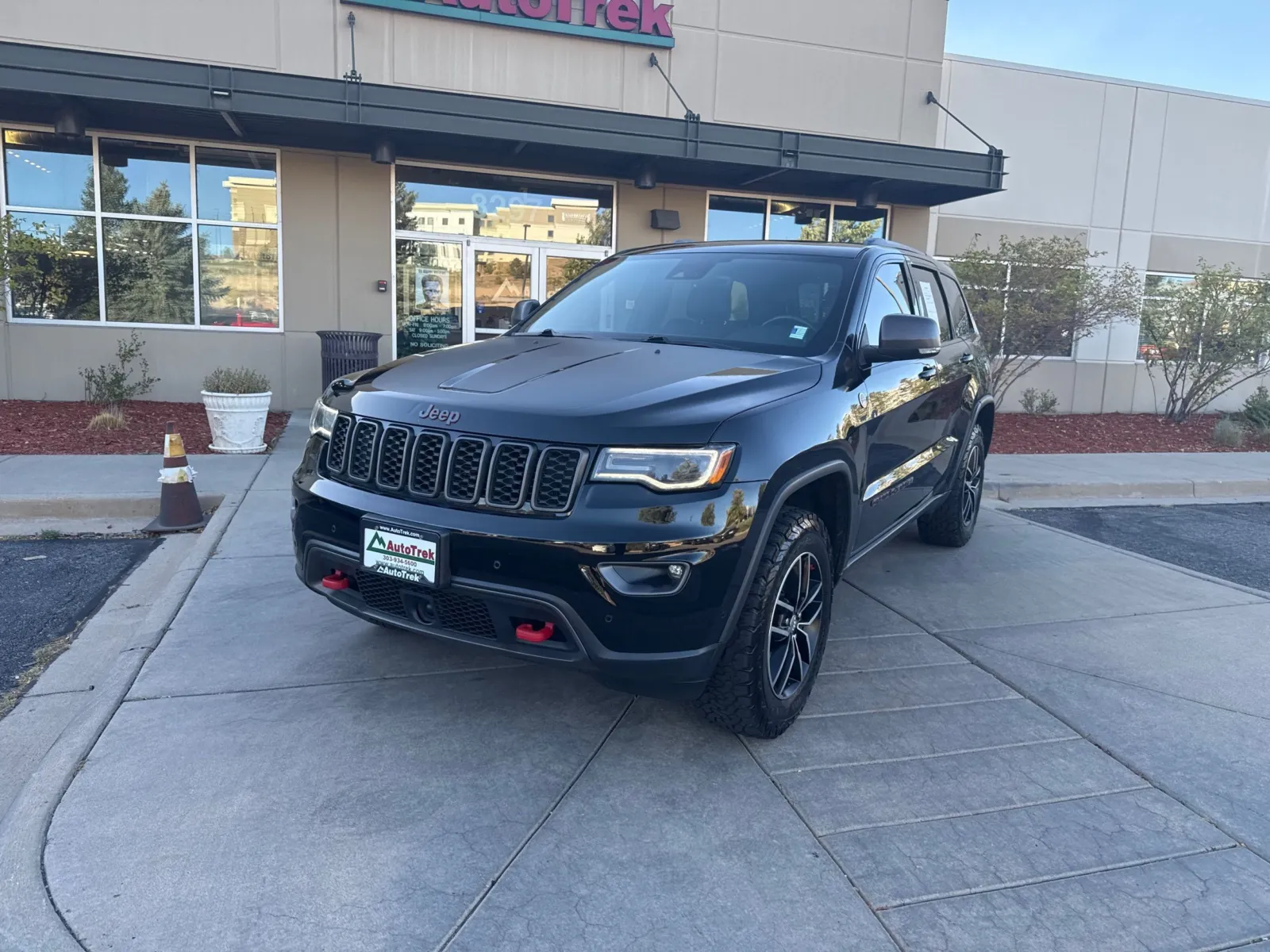 Jeep Grand Cherokee photo 2