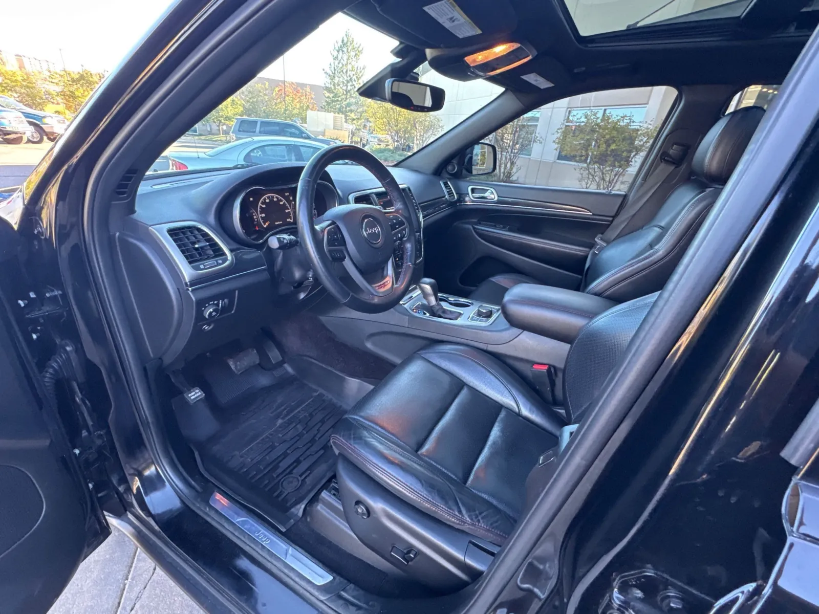 Jeep Grand Cherokee photo 28
