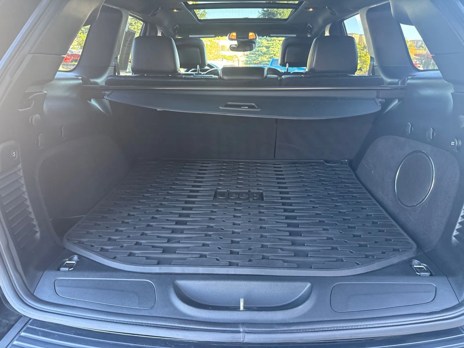 Jeep Grand Cherokee photo 25