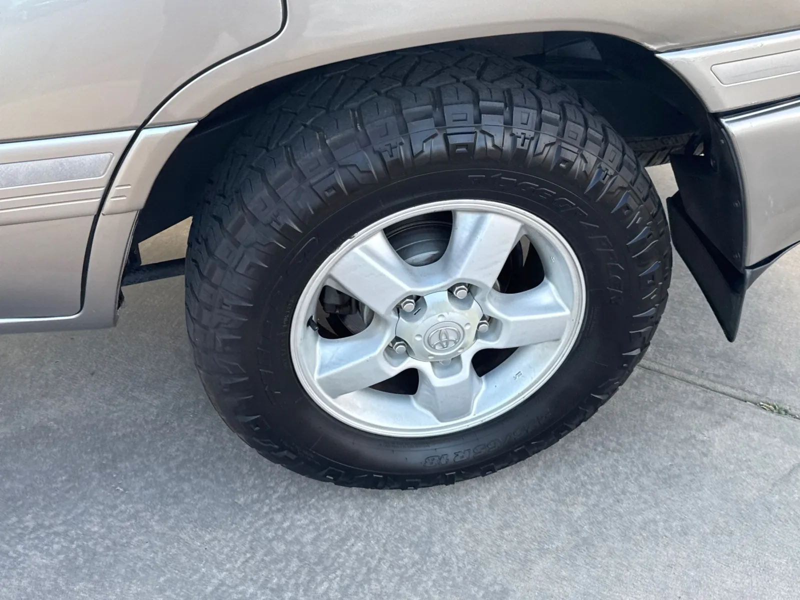 Toyota Land Cruiser photo 13